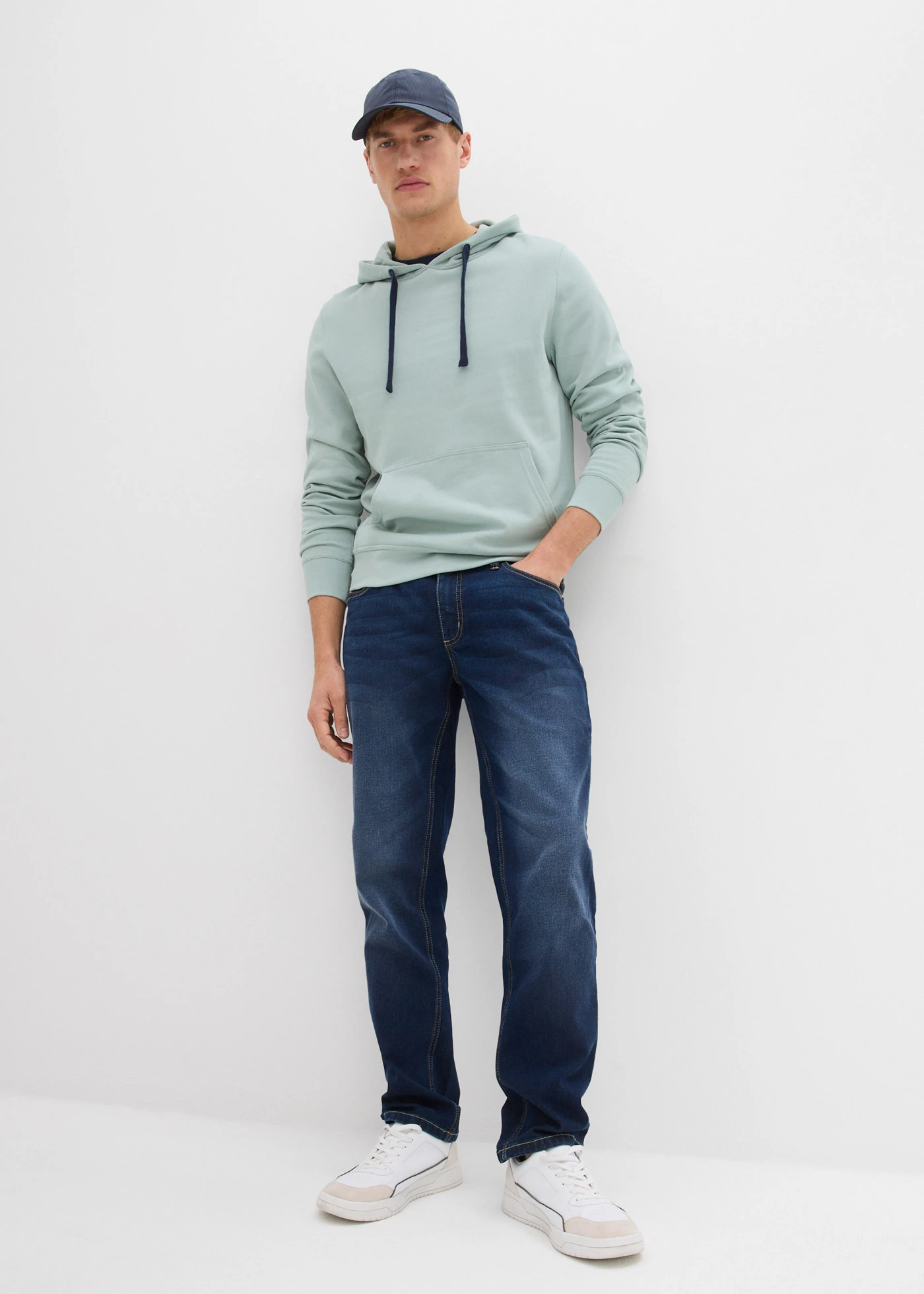 Sweat à capuche 100% coton • gris vert • Boutique bonprix