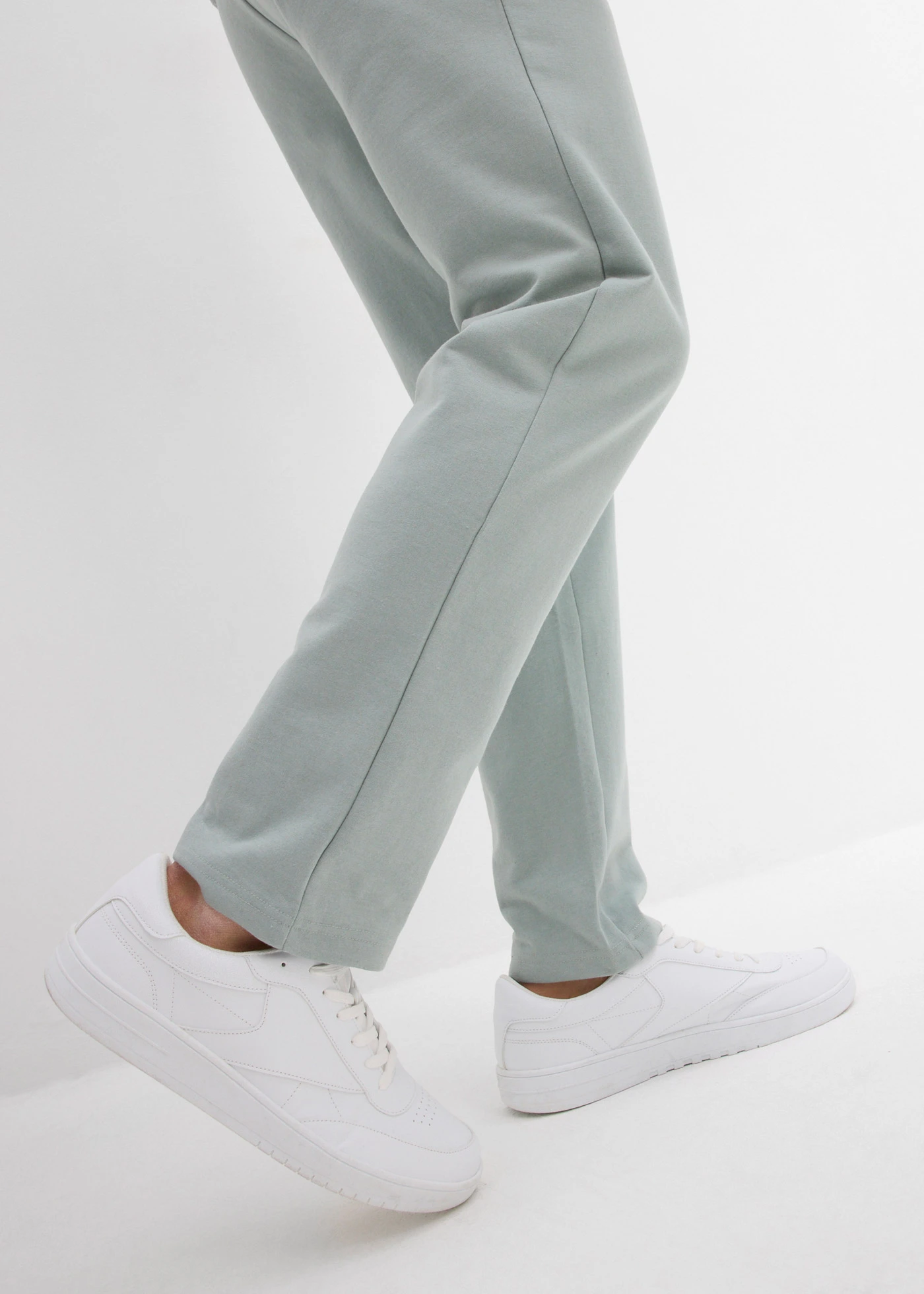 Pantalon de jogging regular • gris vert • Boutique bonprix