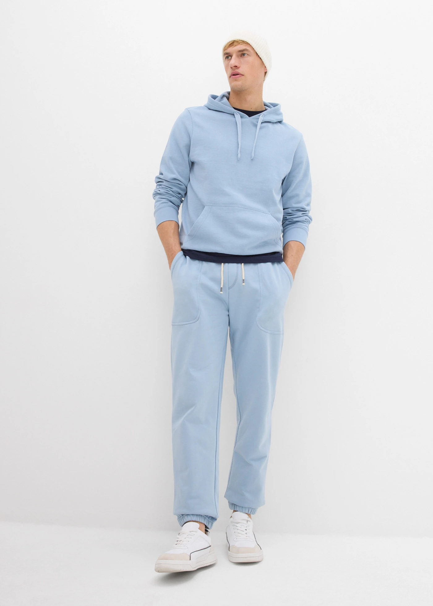 Pantaloni de jogging din bumbac organic 100% • bleu • magazin bonprix