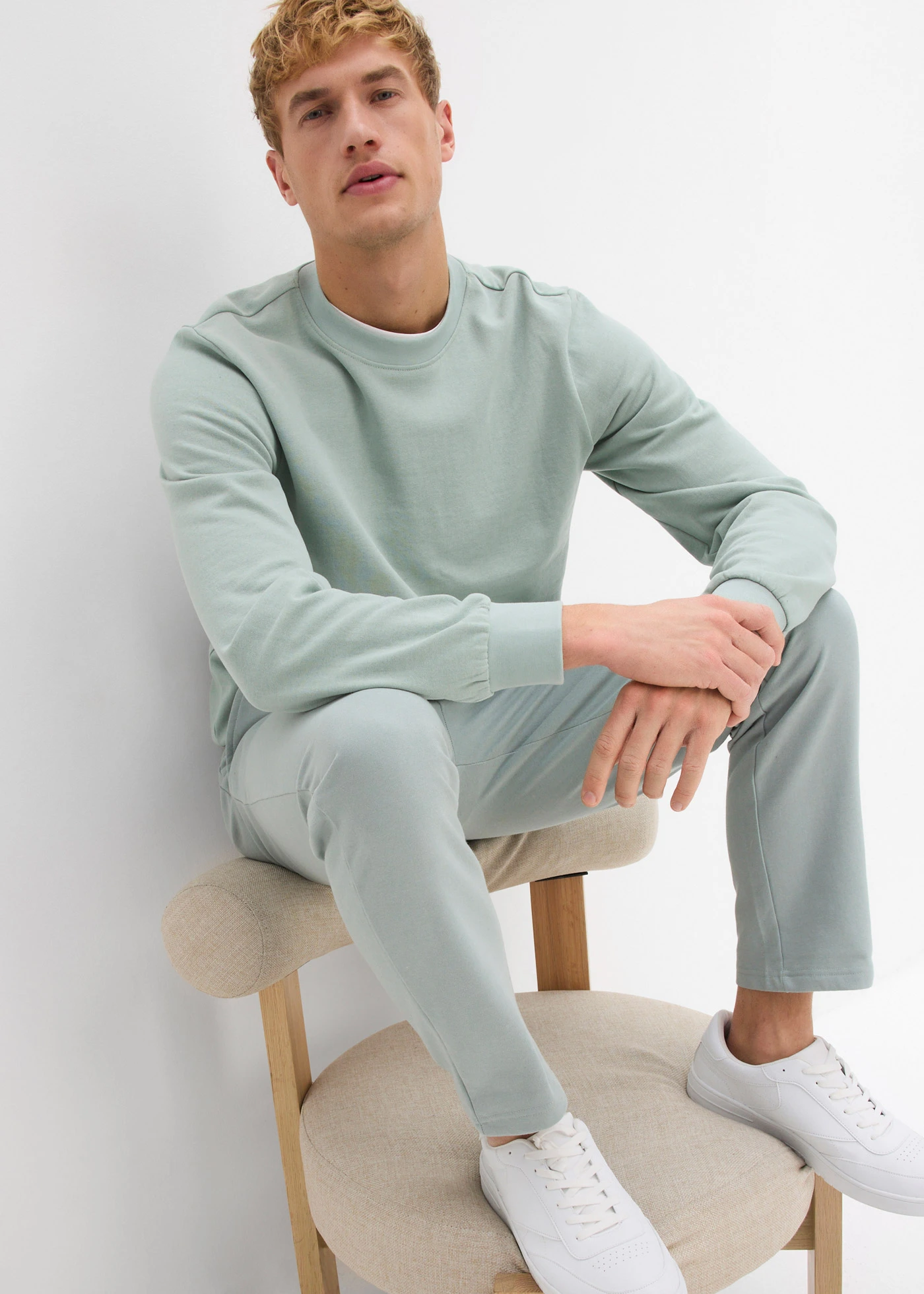 Pantalon de jogging coupe regular • gris vert • Boutique bonprix