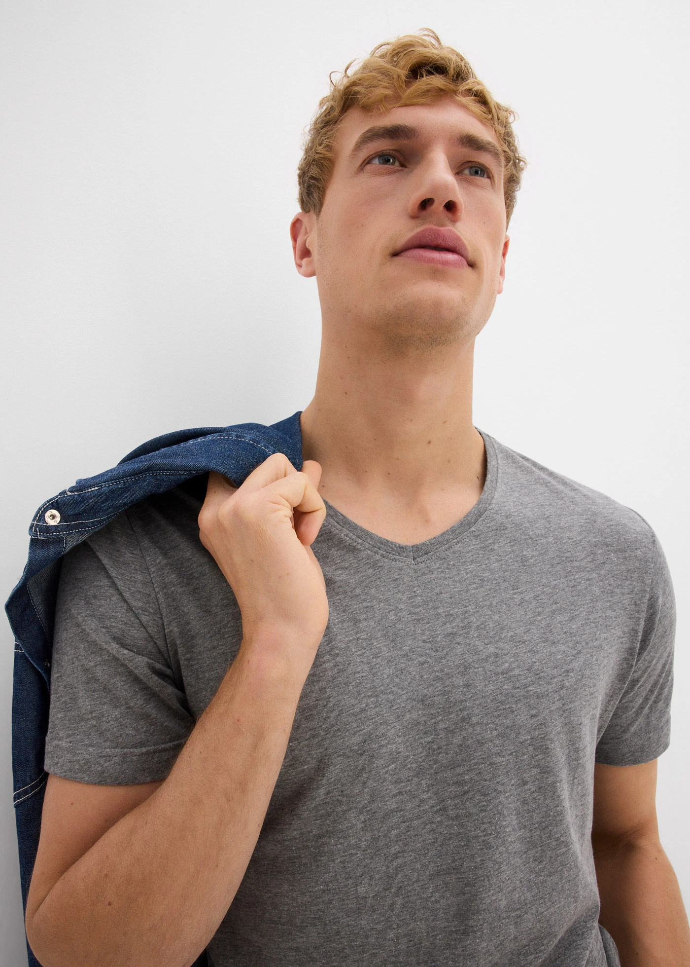 Tričko s V-výstrihom (3 ks) • nočná modrá + dymovo modrá + sivá melírovaná • obchod bonprix