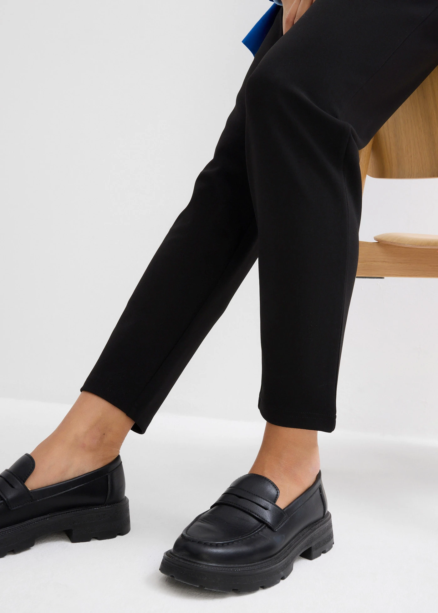 Pantalon en néoprène à taille élastiquée • noir • Boutique bonprix