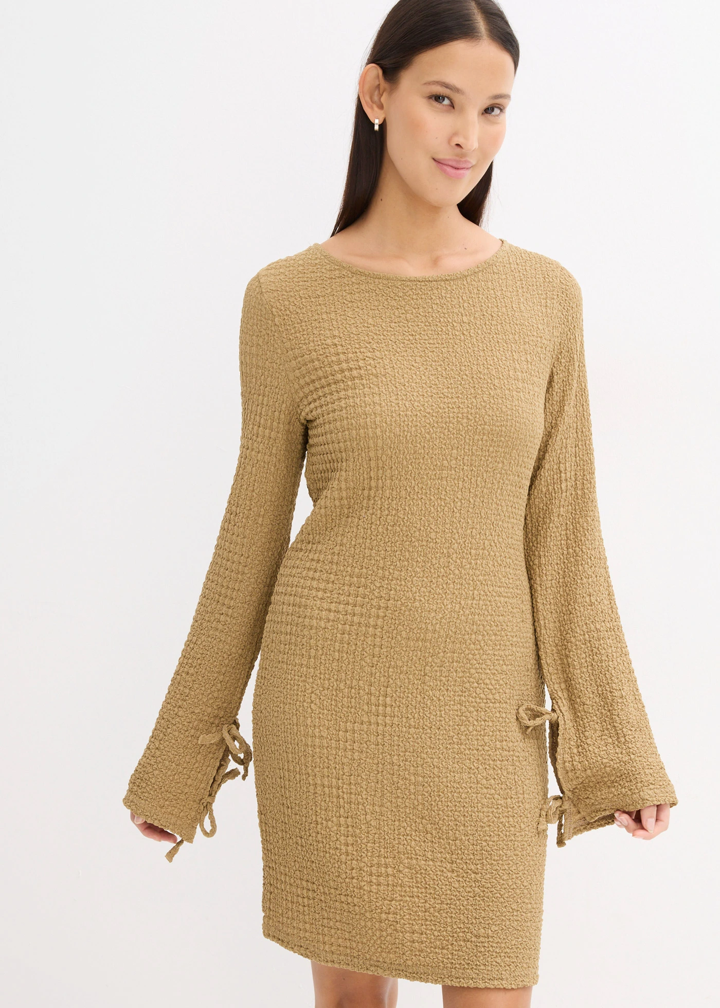 Mini jurk van gestructureerde crêpe • kakibruin • bonprix online shop