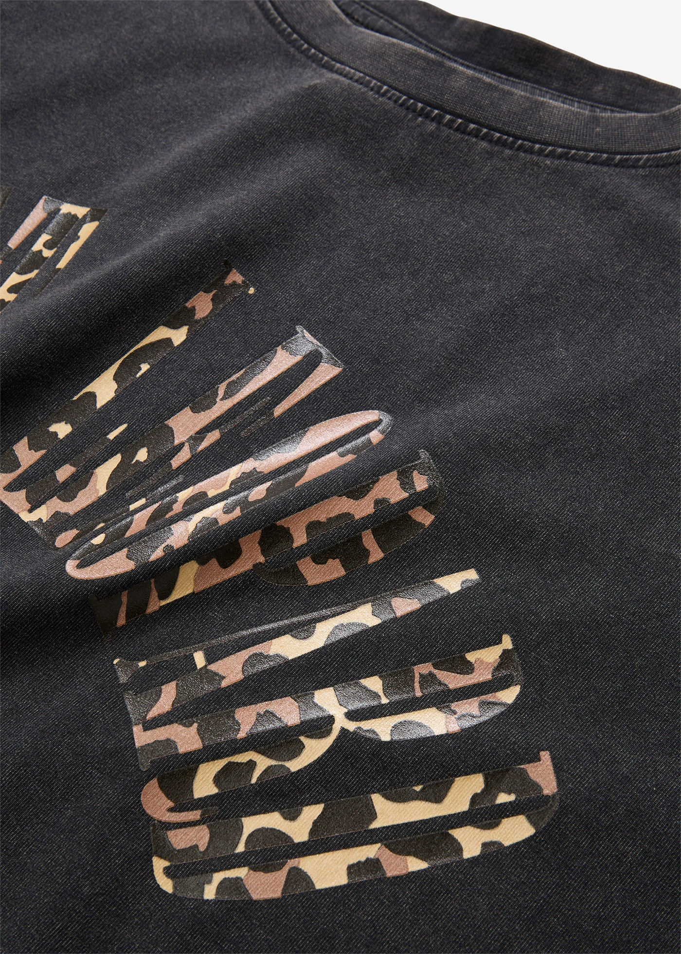 Oversized shirt in een zachte katoenmix • zwart met print used washed • bonprix online shop