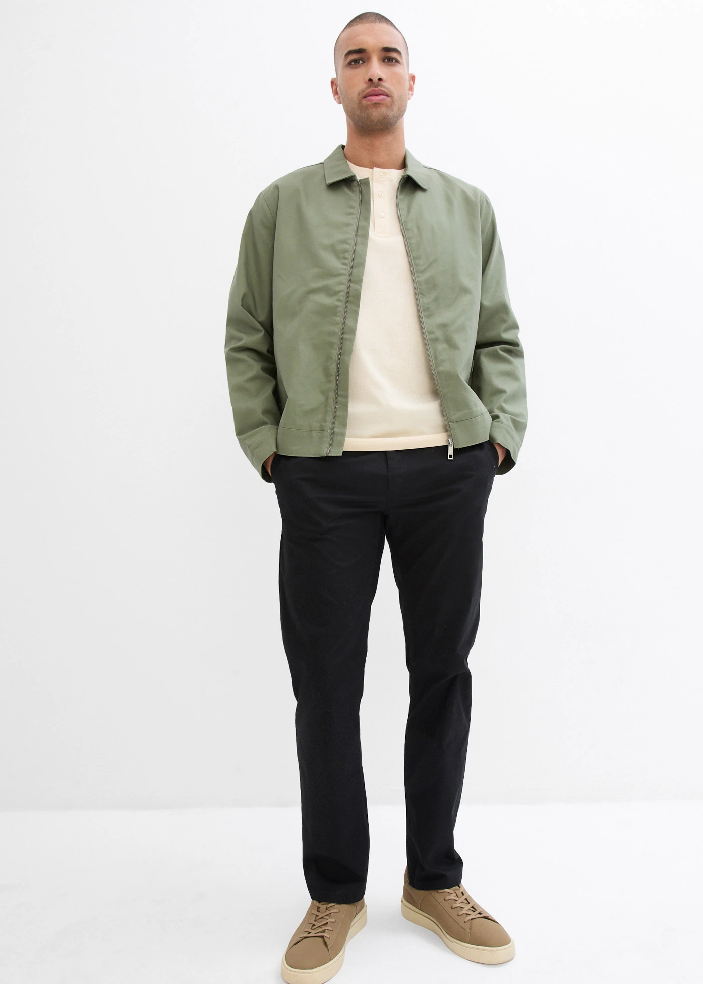 Regular fit stretch chino met comfortabele tailleband en riem, straight • zwart • bonprix online shop