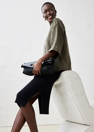 Bluzka oversize z czystego lnu • ciemny oliwkowy • sklep bonprix