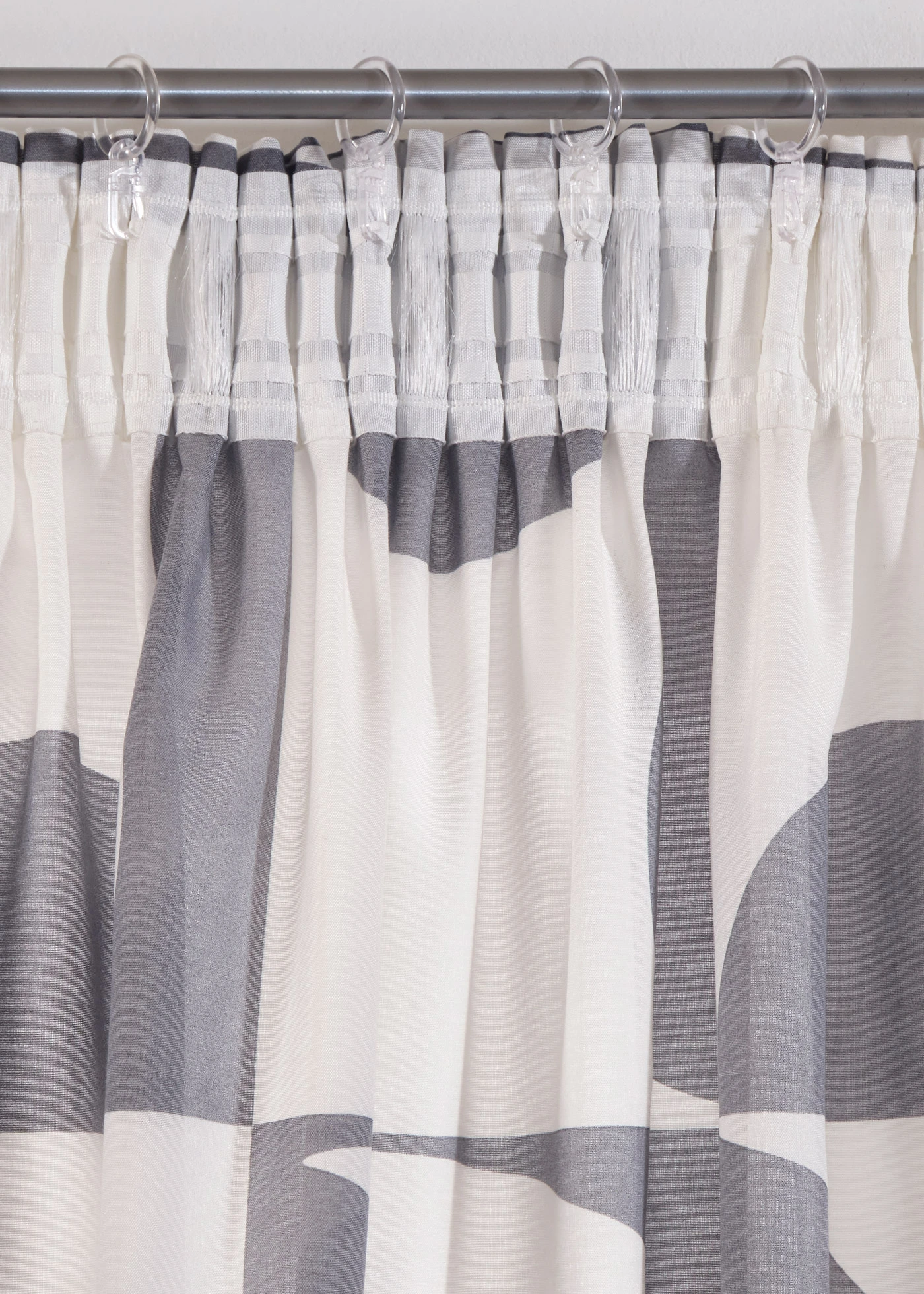 Záclona s grafickým potiskem, z recyklovaného polyesteru (1 ks v balení) • černo-bílá s grafickým vzorem • bonprix obchod