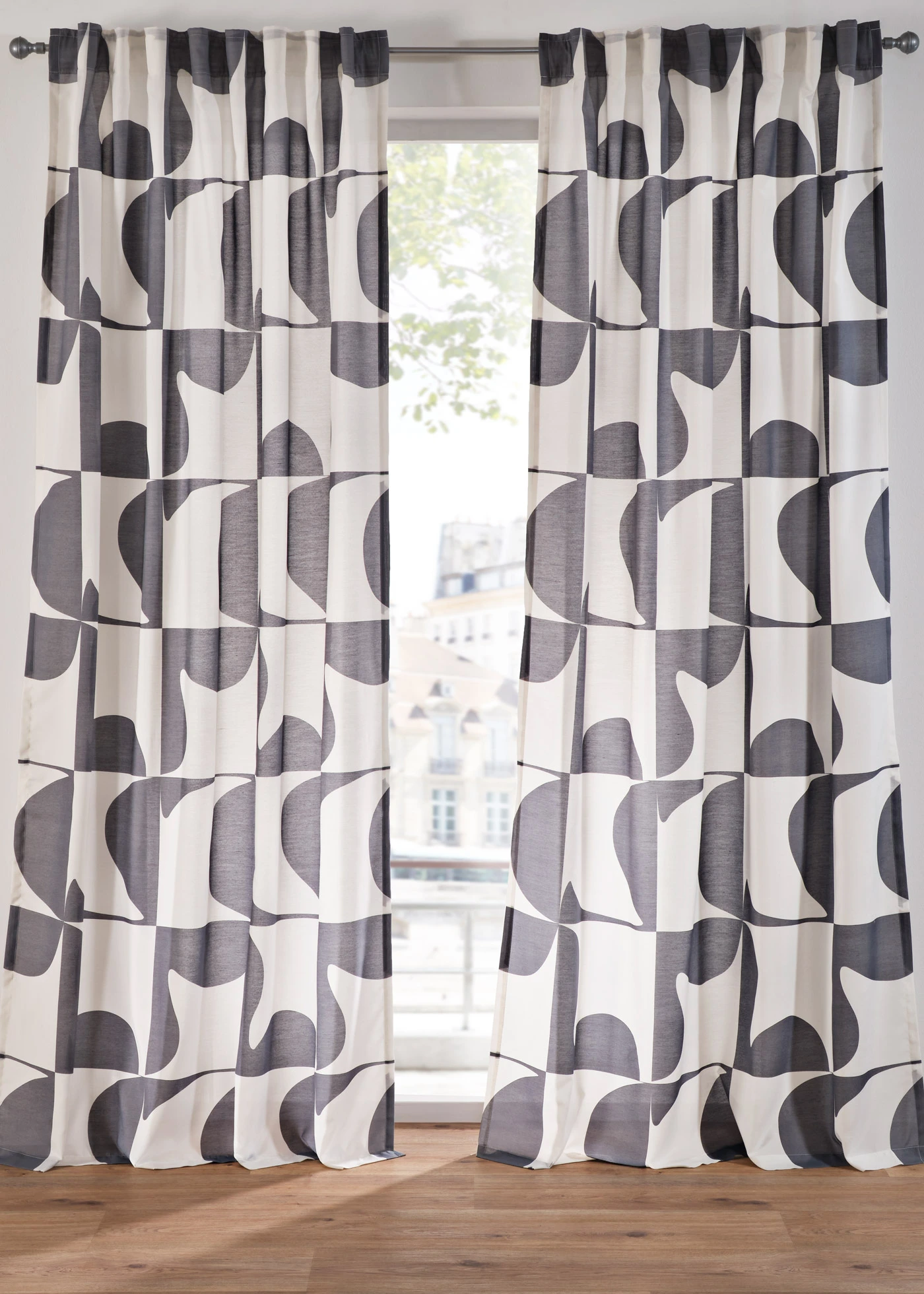 Záclona s grafickým potiskem, z recyklovaného polyesteru (1 ks v balení) • černo-bílá s grafickým vzorem • bonprix obchod