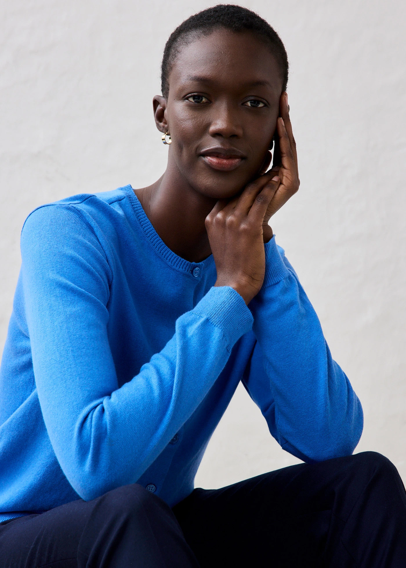 Jachetă tricotată cu mătase • albastru-gheață • magazin bonprix