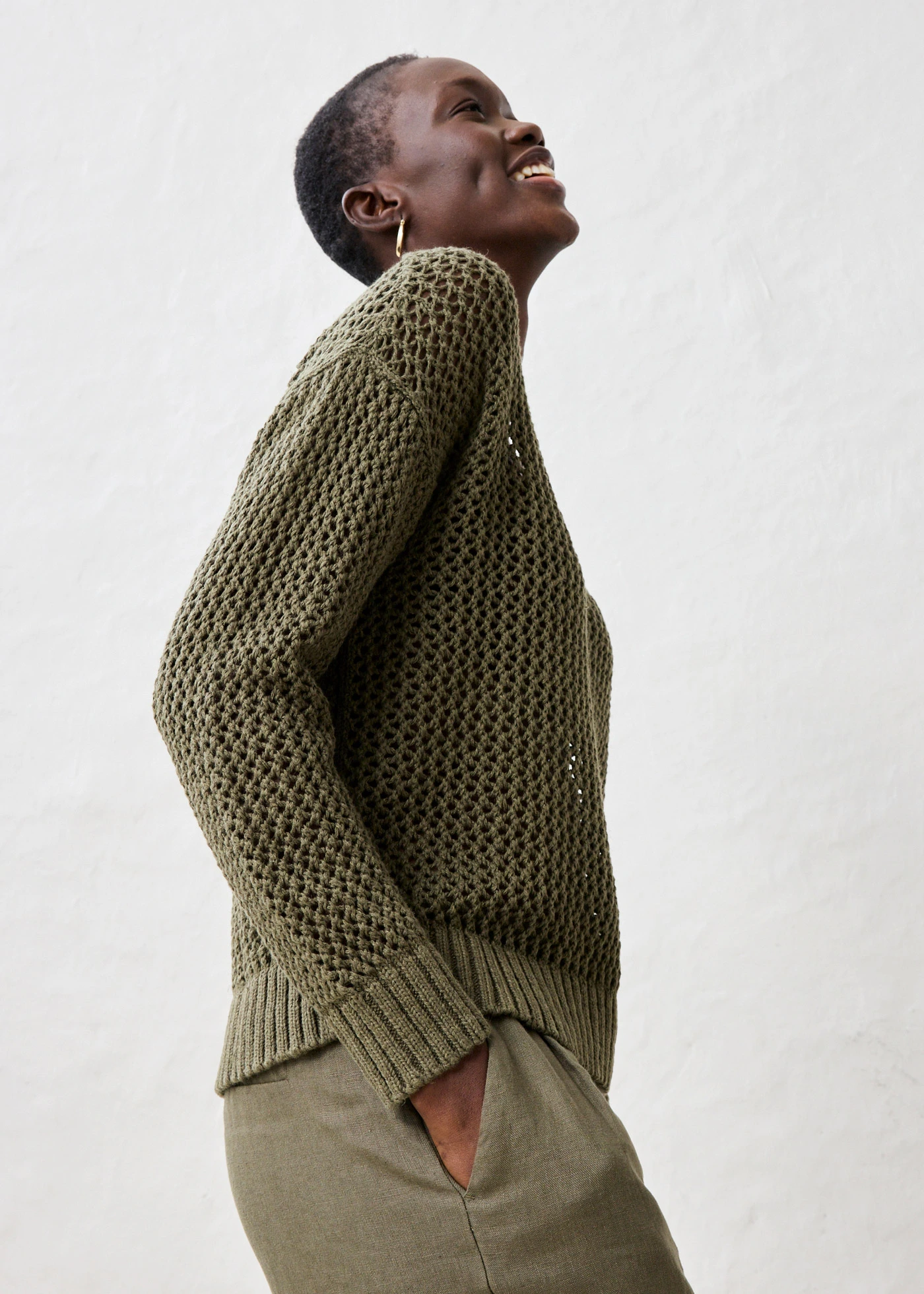 Pull ajouré en lin mélangé • olive foncé • Boutique bonprix