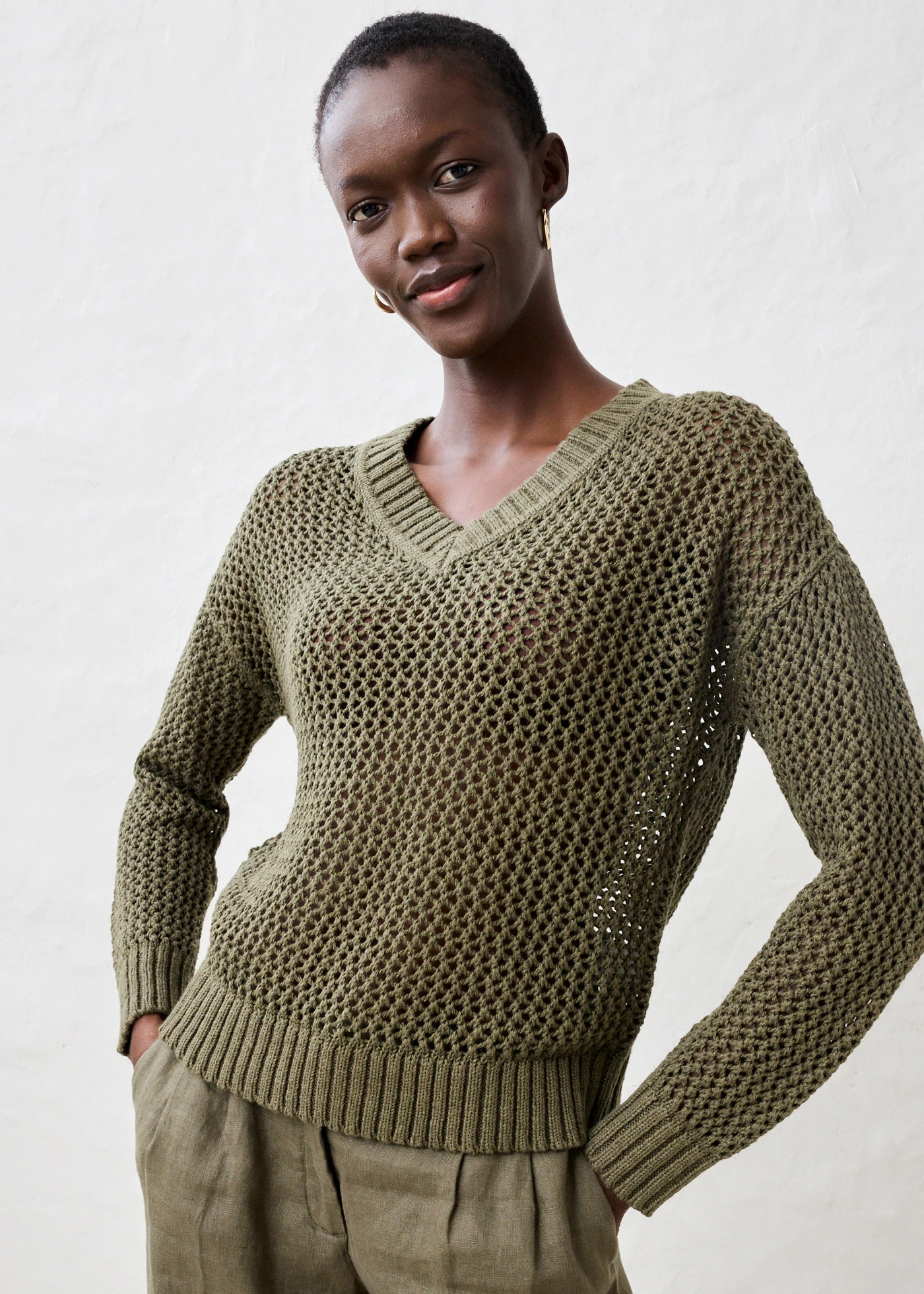 Pull ajouré en lin mélangé • olive foncé • Boutique bonprix