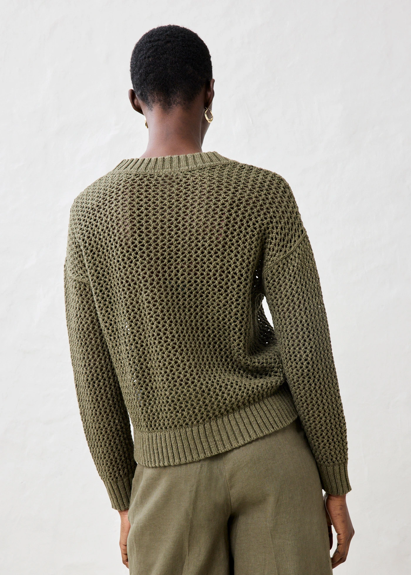 Sweter ażurowy z lekkiej mieszanki lnu • ciemny oliwkowy • sklep bonprix