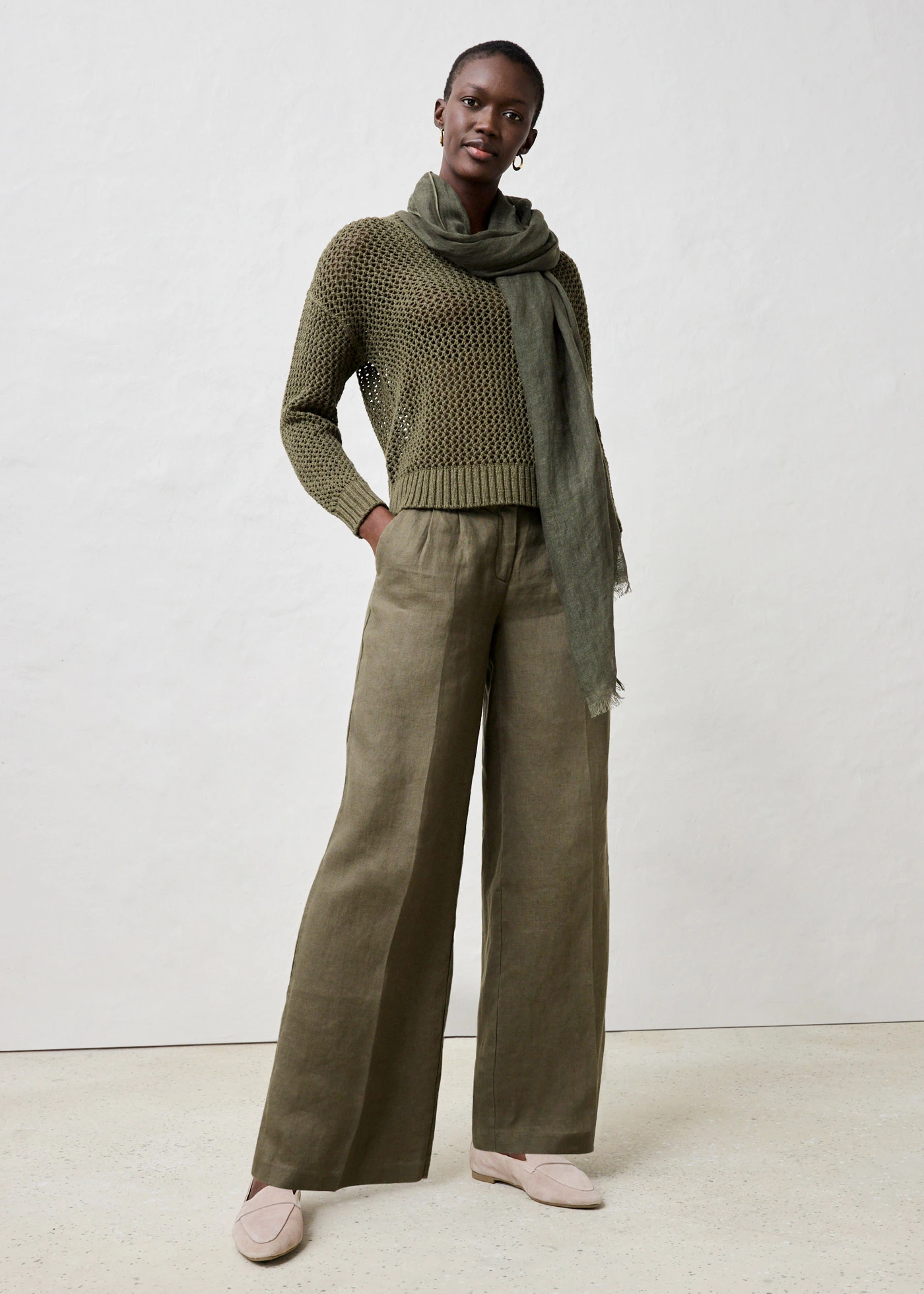 Pantalon à pinces 100% lin • olive foncé • Boutique bonprix