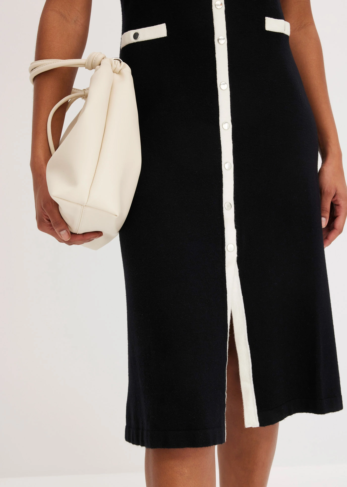 Gebreide jurk met viscose • zwart/wolwit • bonprix online shop