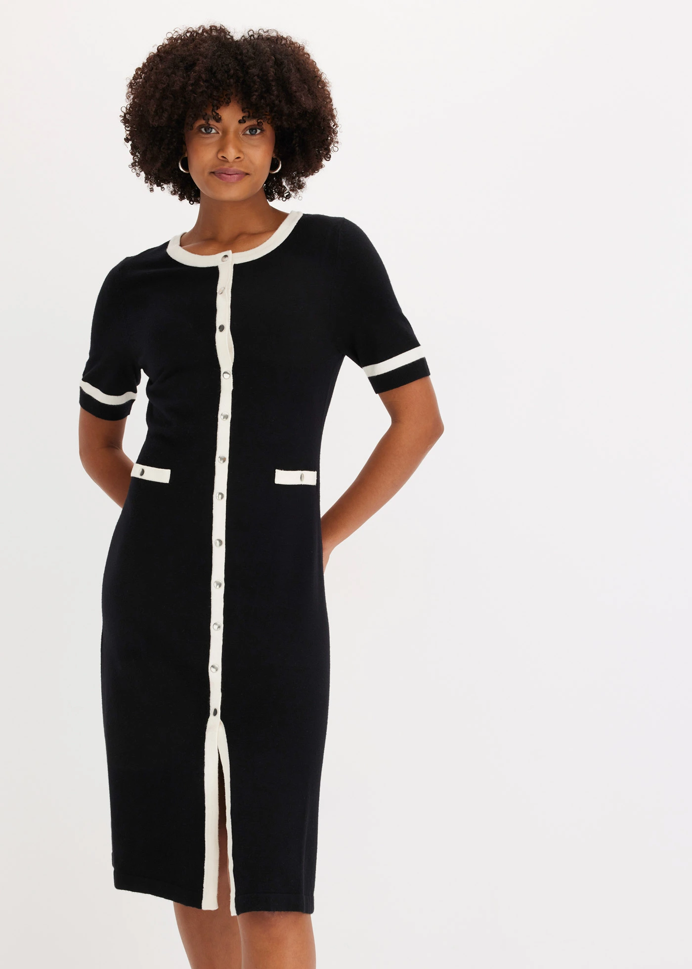 Robe en maille • noir-écru • Boutique bonprix