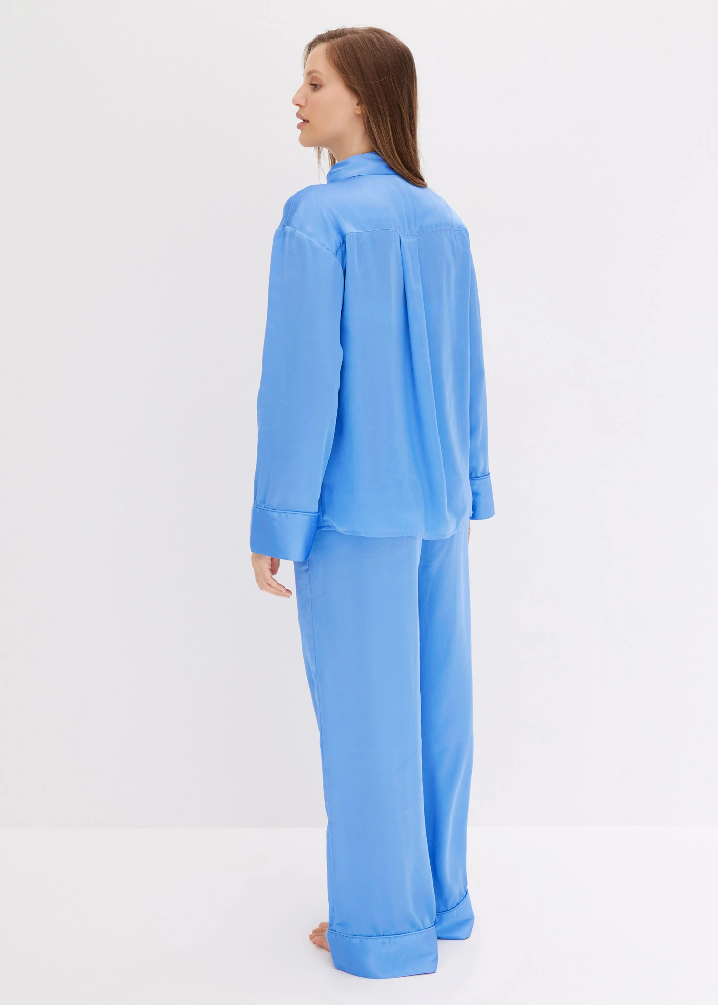Oversized pyjama van satijn • middenblauw • bonprix online shop