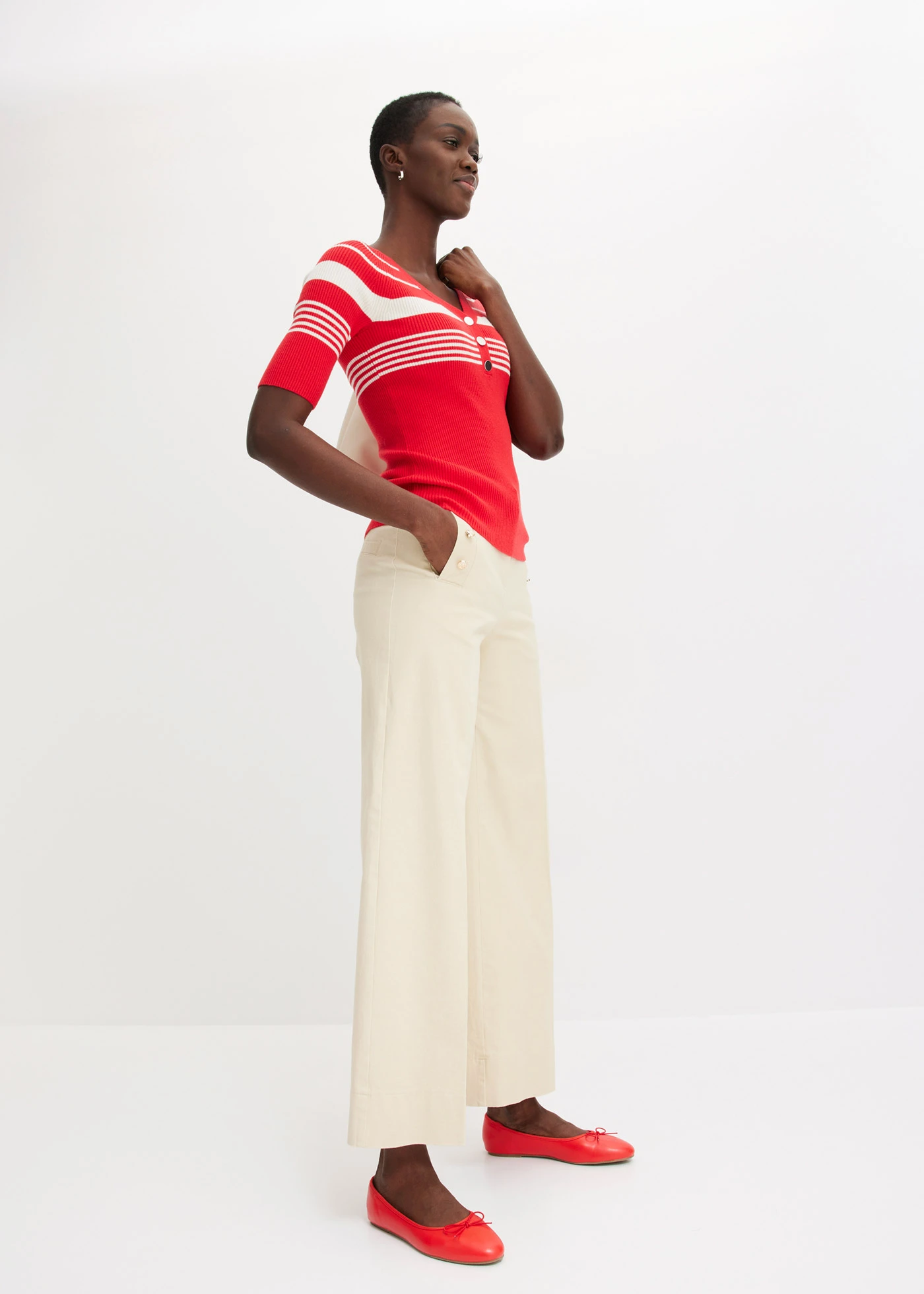 Fijn gebreide trui met sierknopen • aardbeirood-natuurbeige gestreept • bonprix online shop