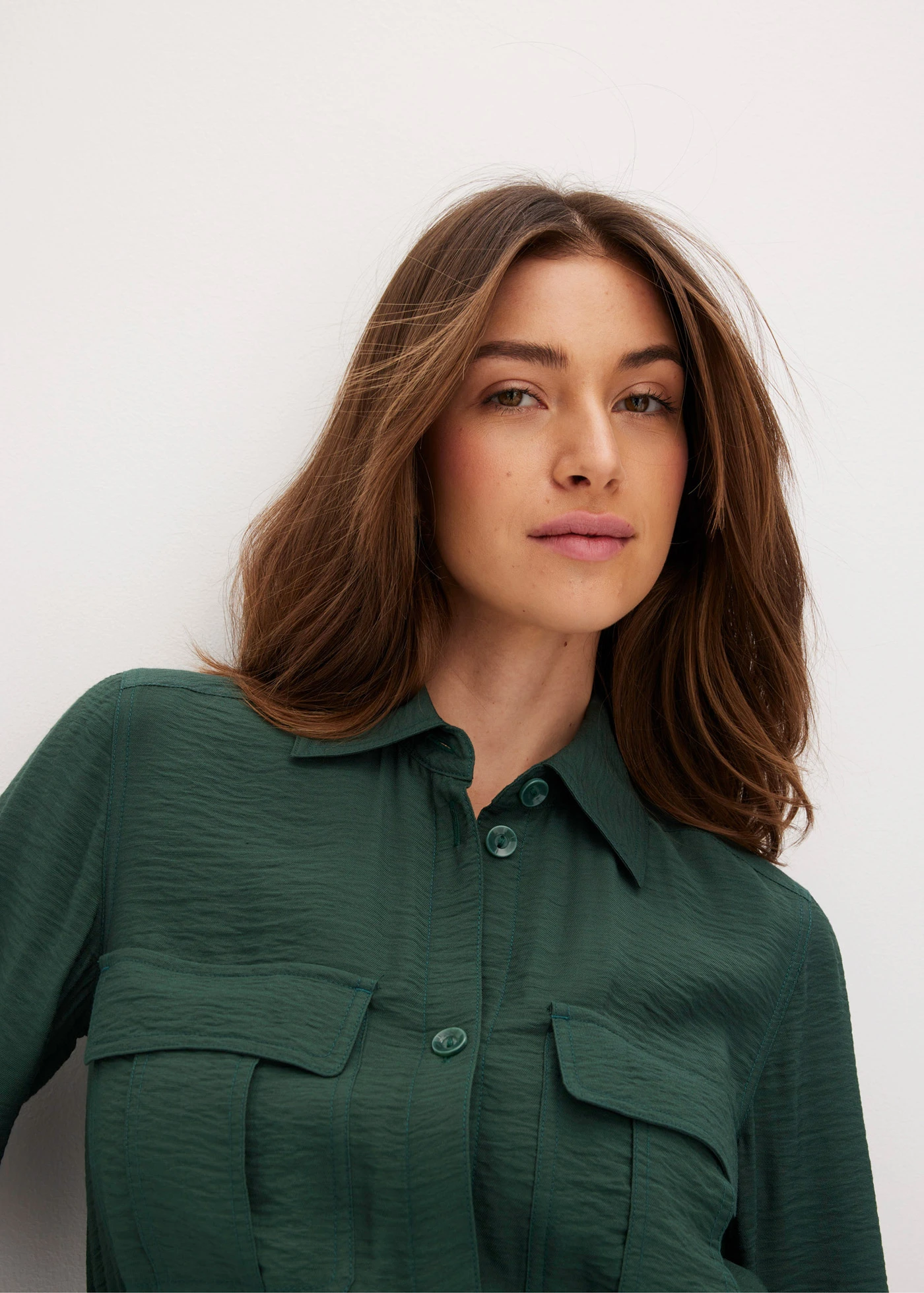 Sukienka szmizjerka z miękkiej mieszanki wiskozy • cienisty zielony • bonprix obchod