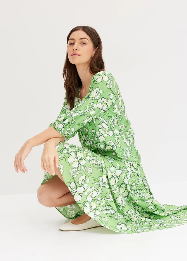 Blouse van een fijne viscosemix • klavergroen gebloemd • product-page.page-title-suffix
