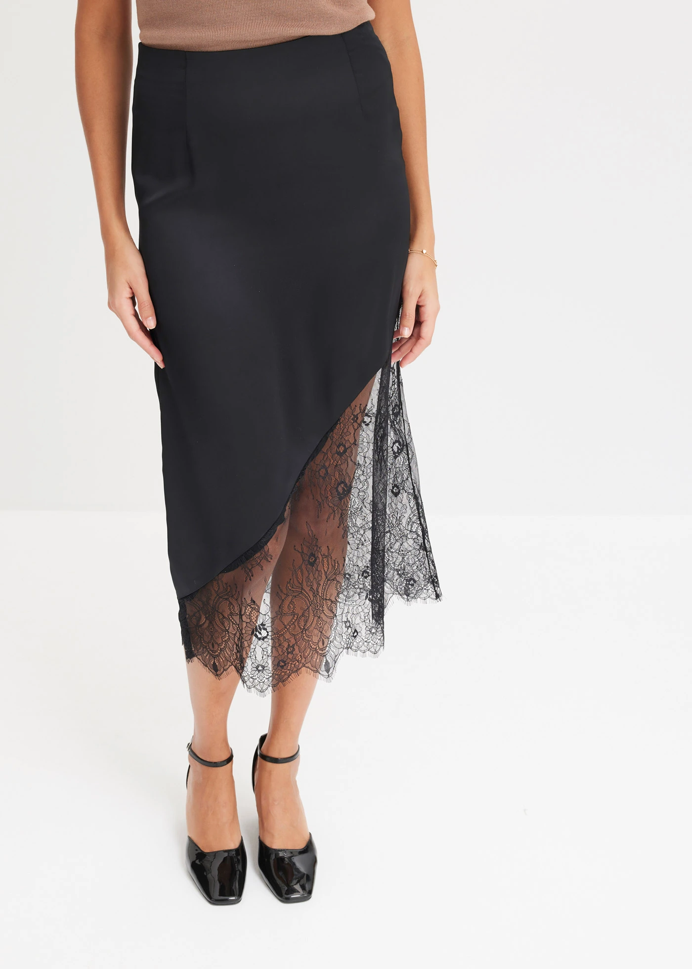 Midi rok van vloeiend satijn • zwart • bonprix online shop