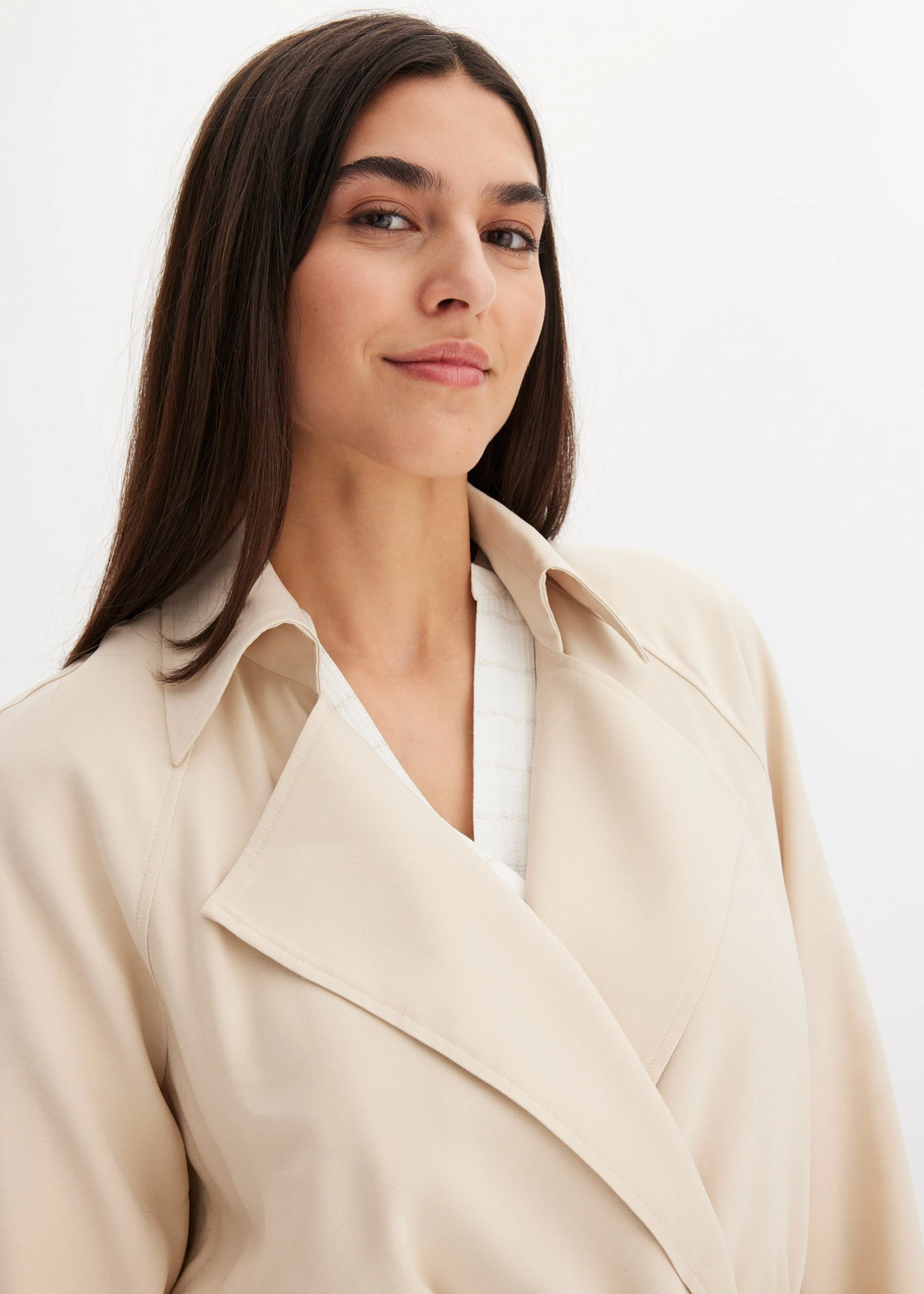 korte trenchcoat • lichtsand • bonprix online shop