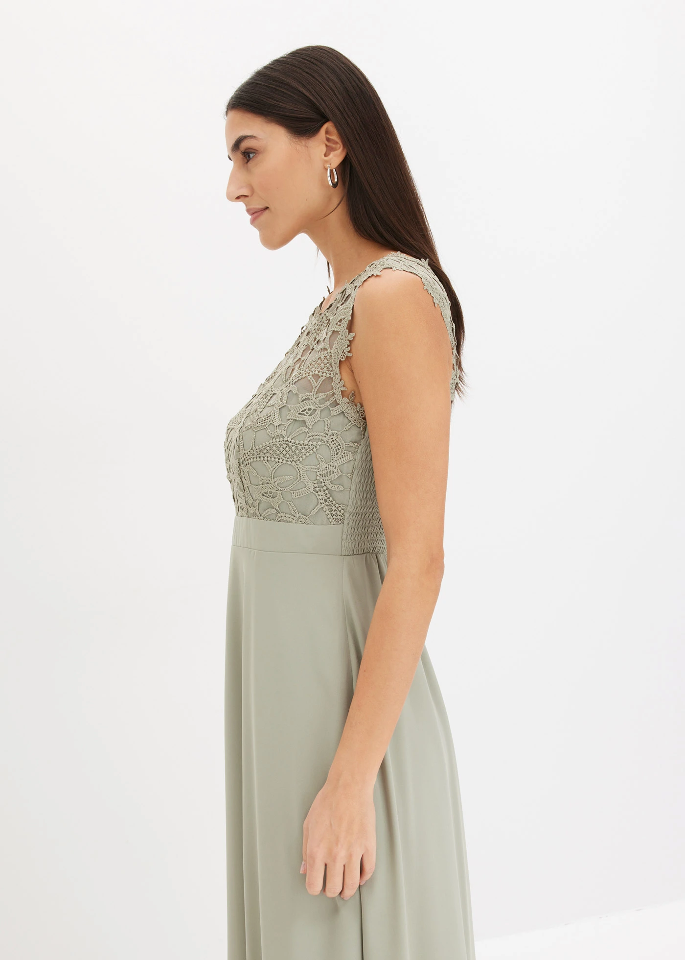 Robe longue de soirée à dentelle • gris vert • Boutique bonprix