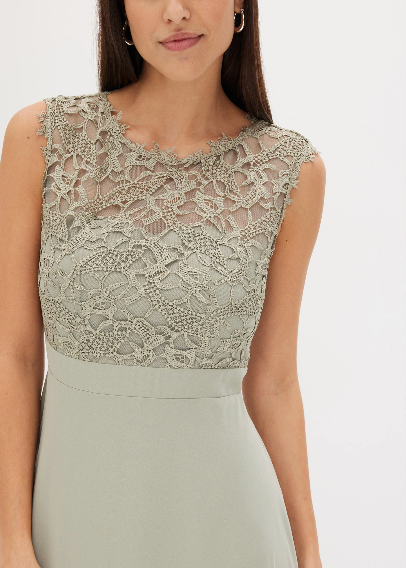 Robe longue de soirée à dentelle • gris vert • Boutique bonprix