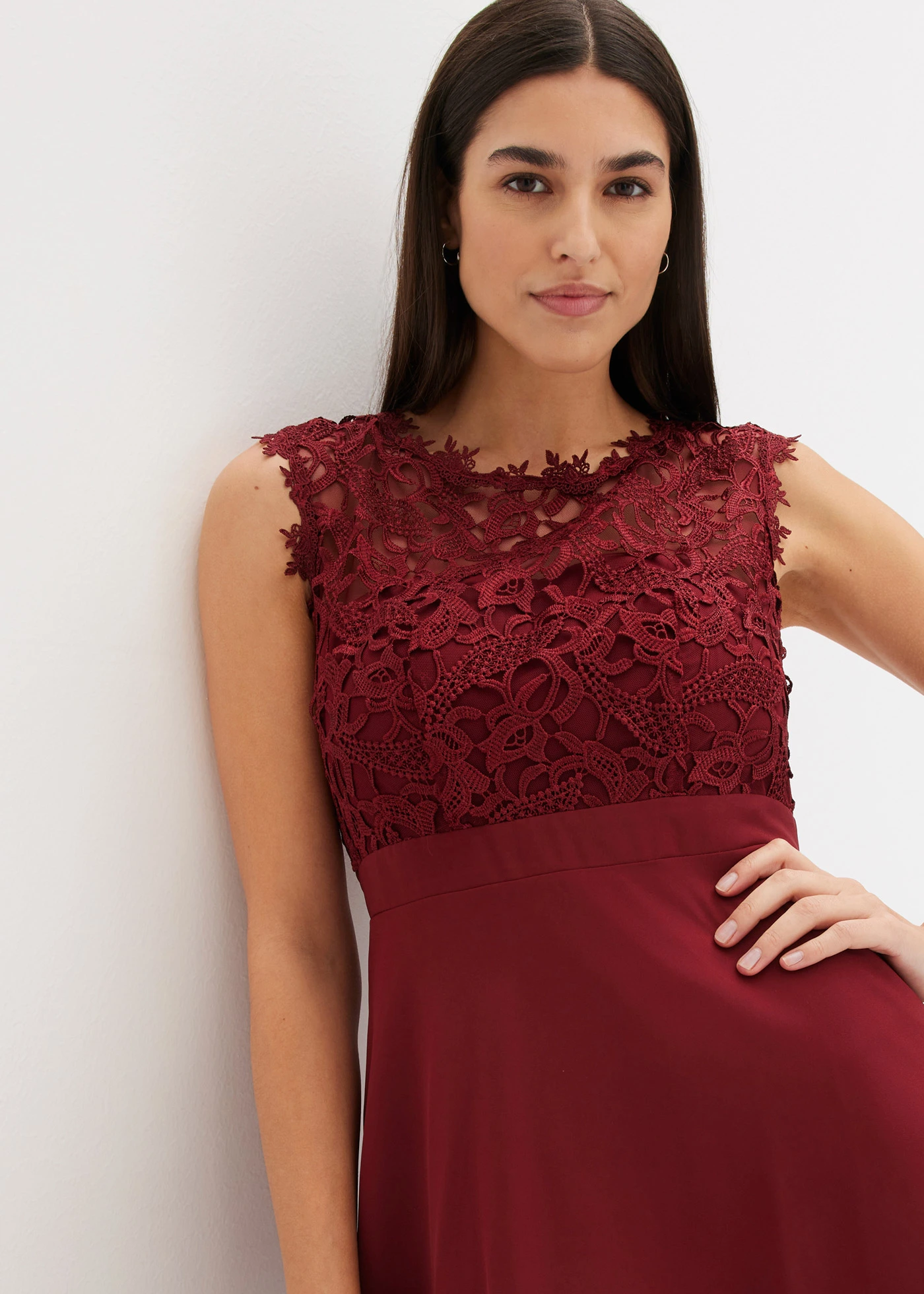 Mini jurk met kant • robijnrood • bonprix online shop