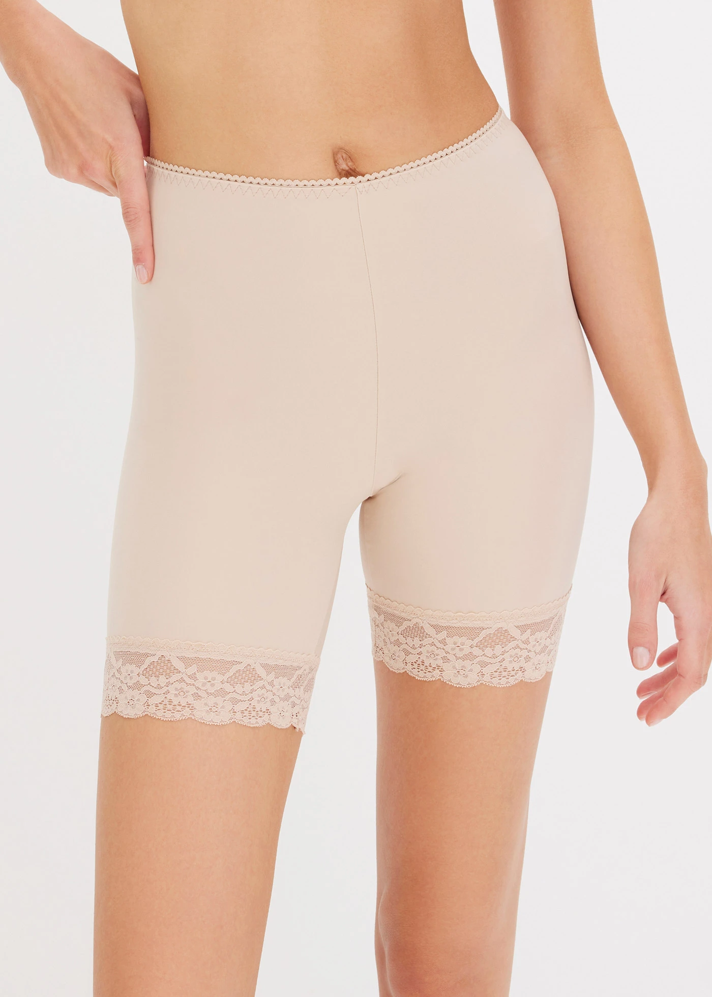 Biker short tegen schurende dijen van verkoelend polyamide • krijtbeige • bonprix online shop