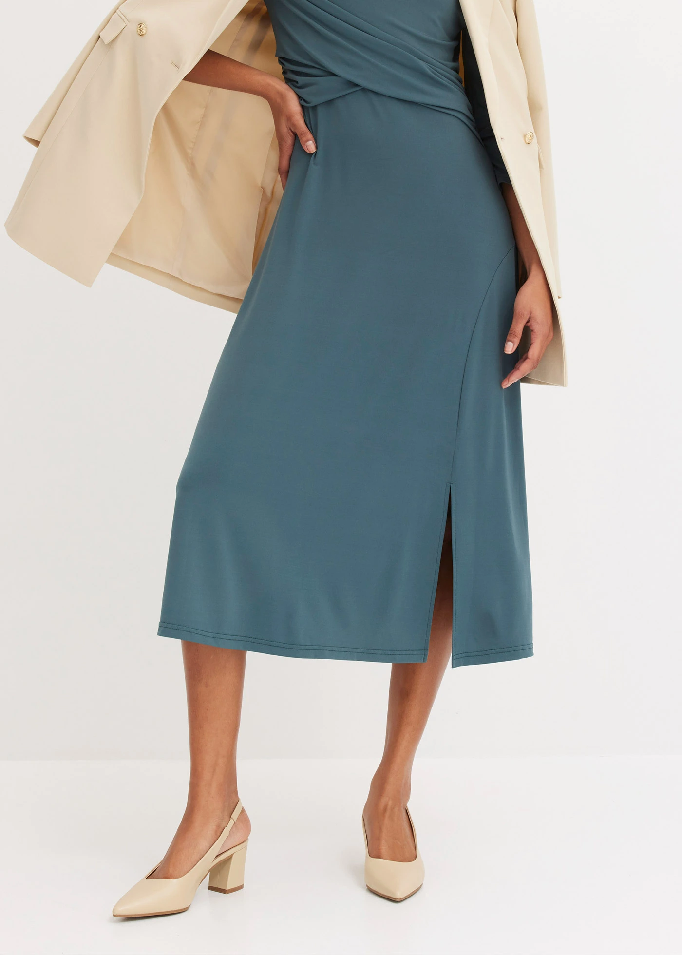 Robe midi drapée à manches 3/4 • vert feuille • Boutique bonprix