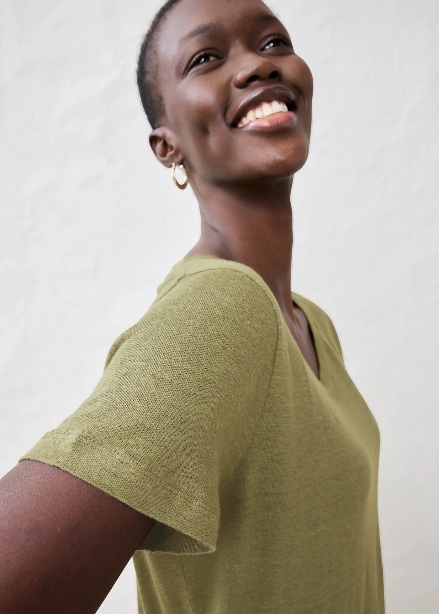 T-shirt van puur linnen • olijfgroen • bonprix online shop