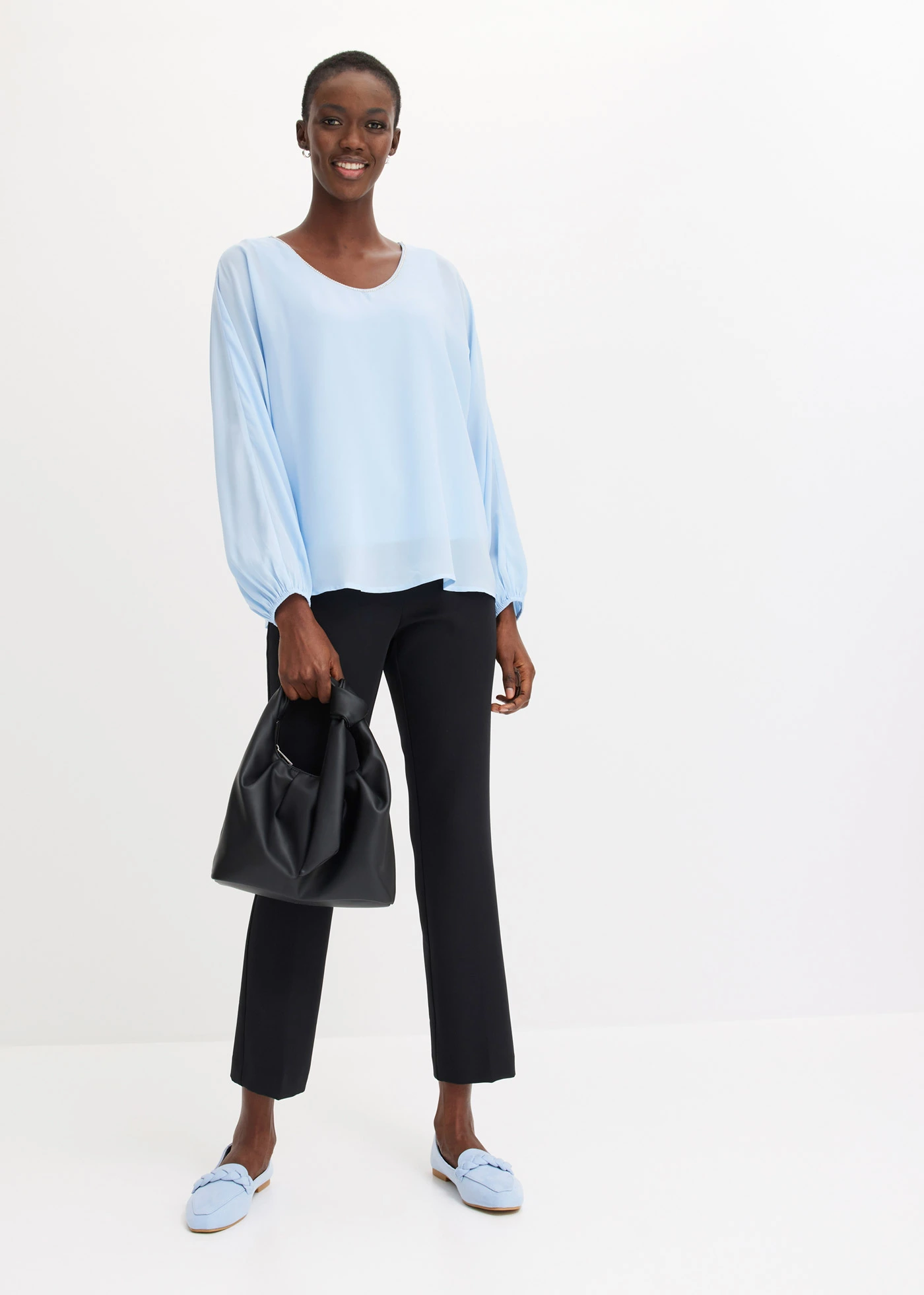 Chiffon tuniek met strass • lichtblauw • bonprix online shop