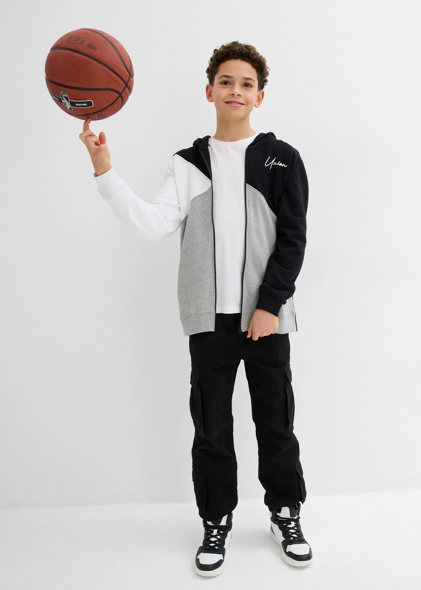 Sweatvest met capuchon in loose fit • zwart wit lichtgrijs gemêleerd • bonprix online shop