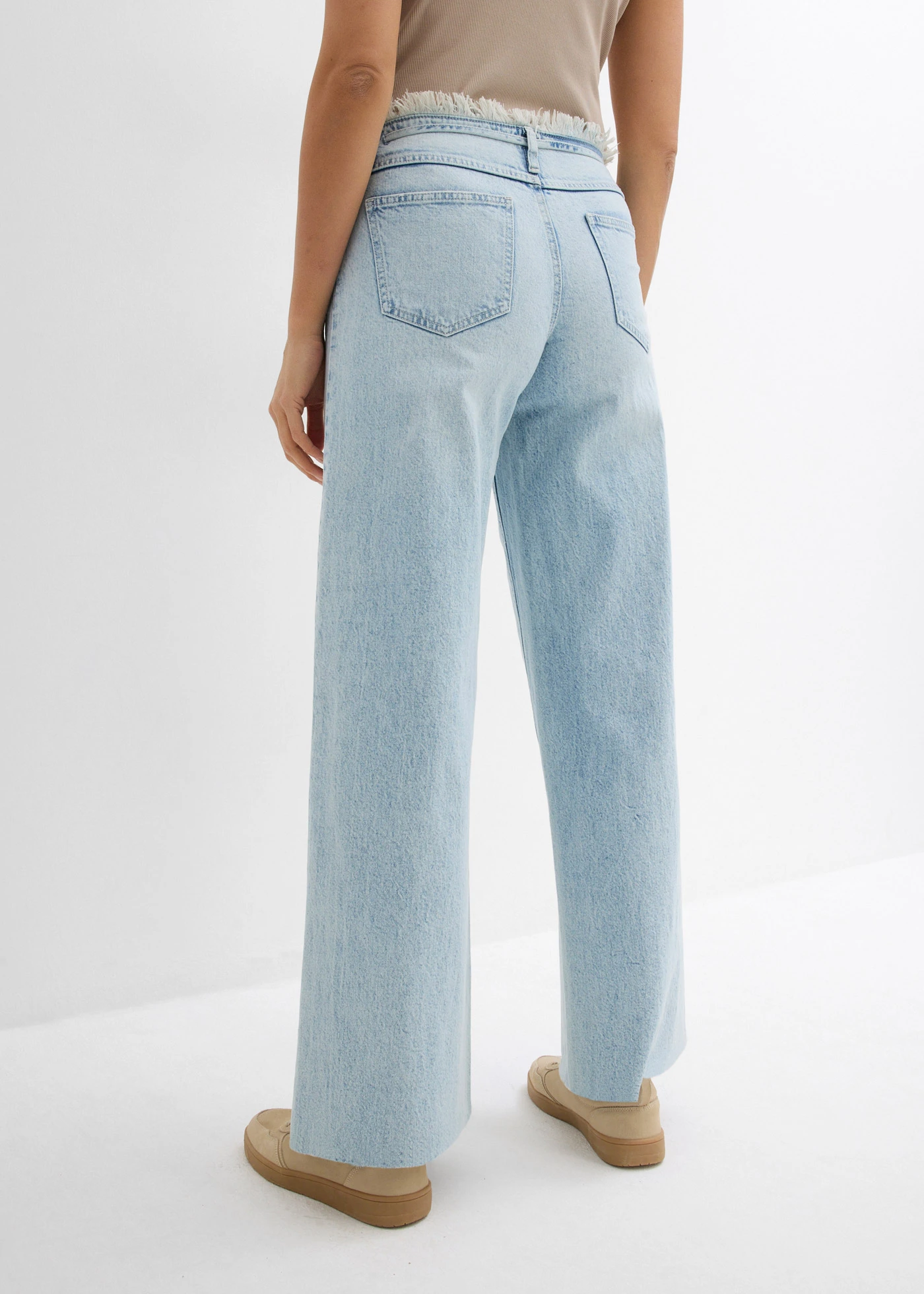 Wide leg jeans met franjes aan de zijkanten, mid waist • ijsblauw denim used • bonprix online shop