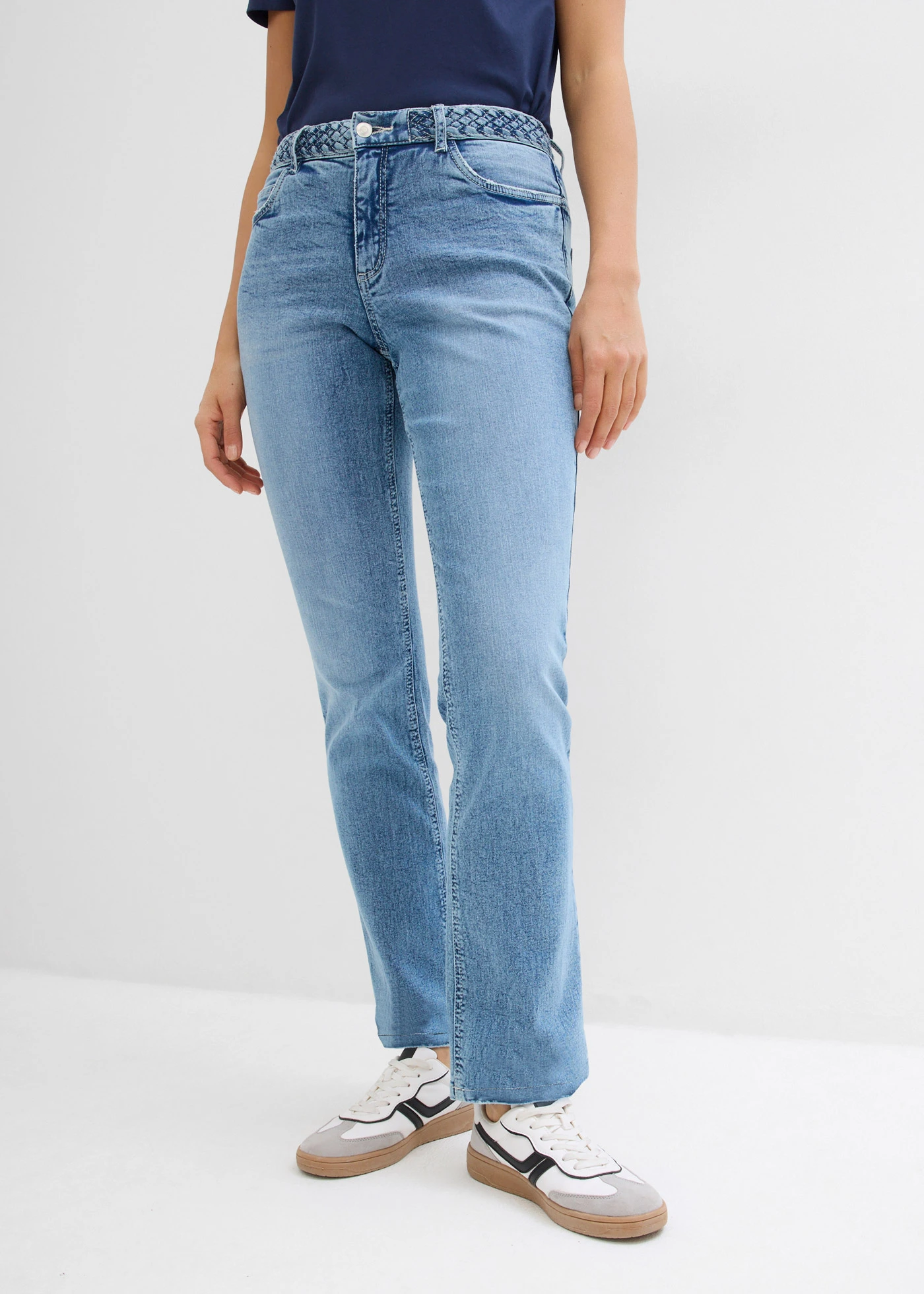 Straight jeans mid waist • lichtblauw denim used • bonprix online shop
