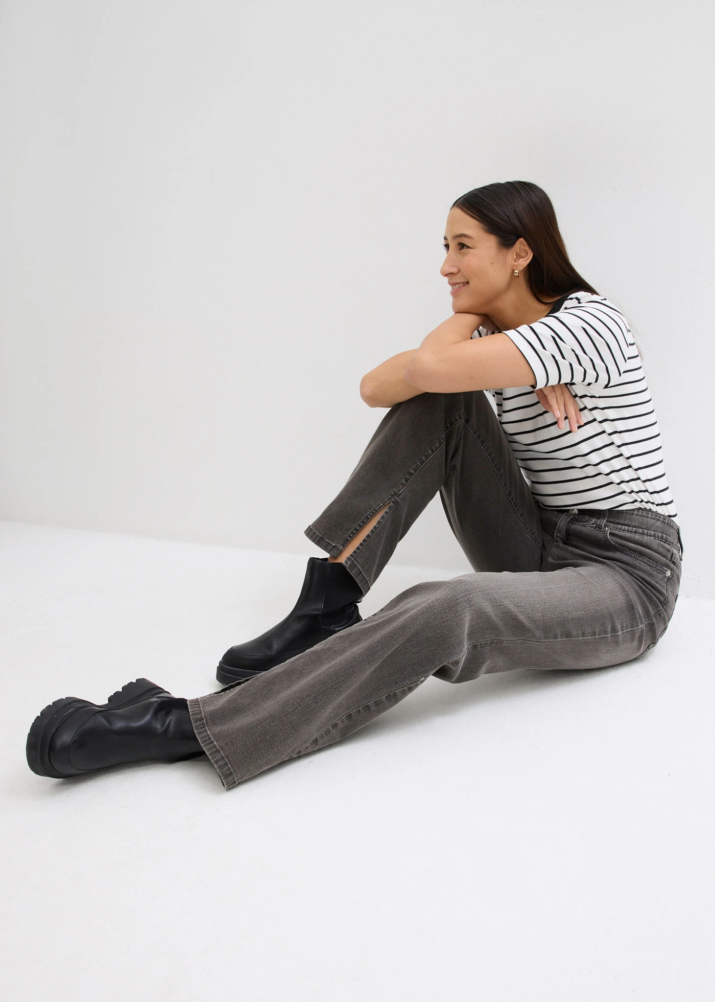 Straight jeans, high waist, split • lichtgrijs denim • bonprix online shop