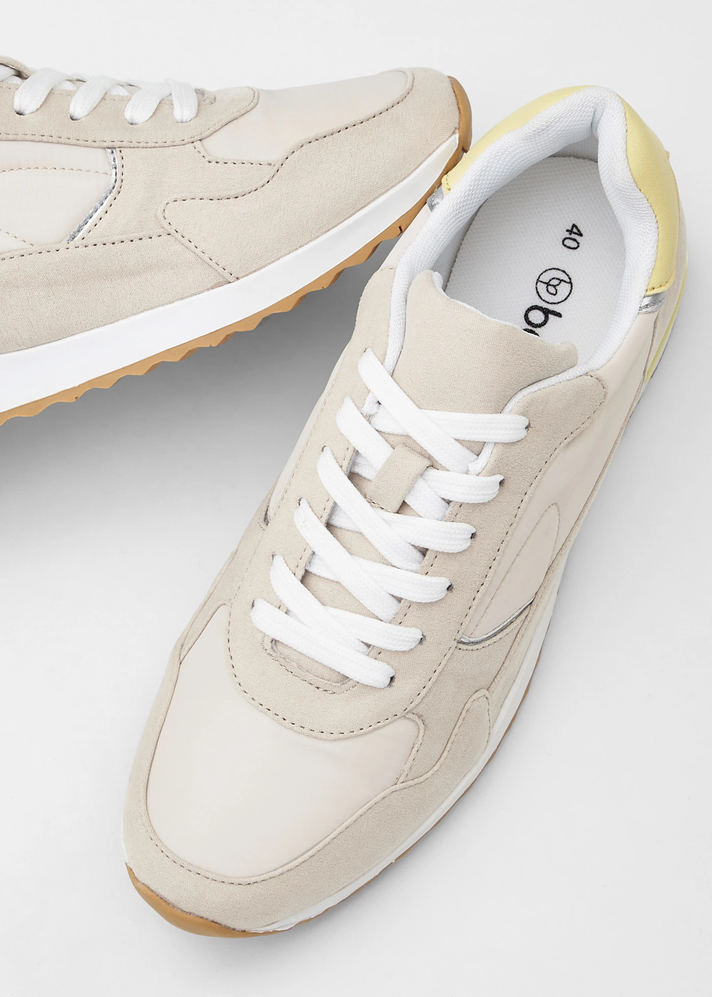 Sneakers rétro • naturel-jaune clair • Boutique bonprix