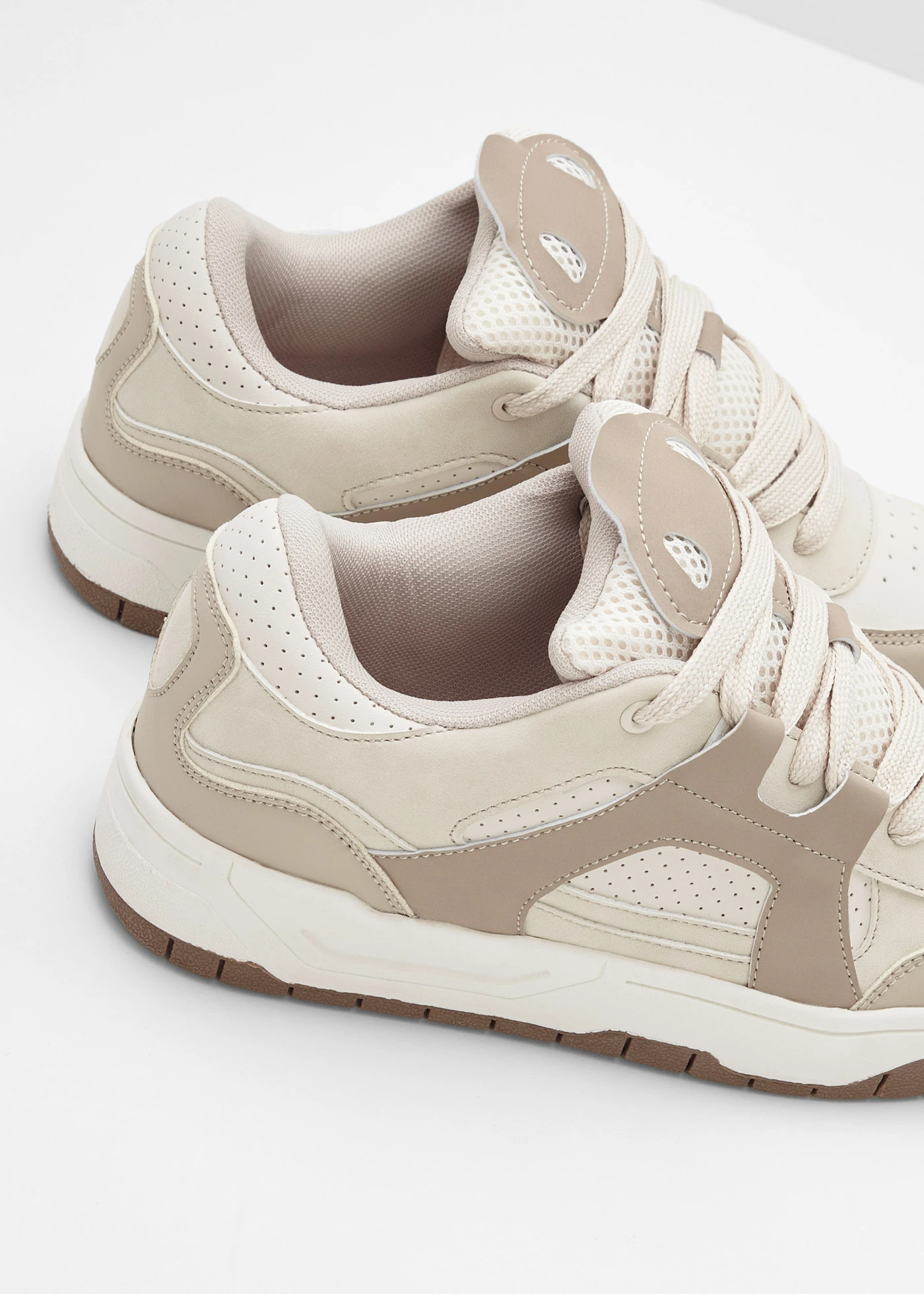 Sneakers • ecru • bonprix online shop