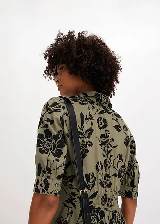 Halenkové šaty ze splývavé viskózy • olivová/černá s květy • bonprix obchod