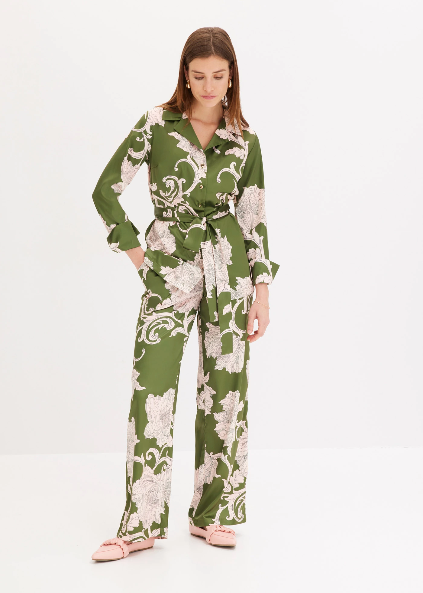 Chemisier en satin fluide • vert • Boutique bonprix