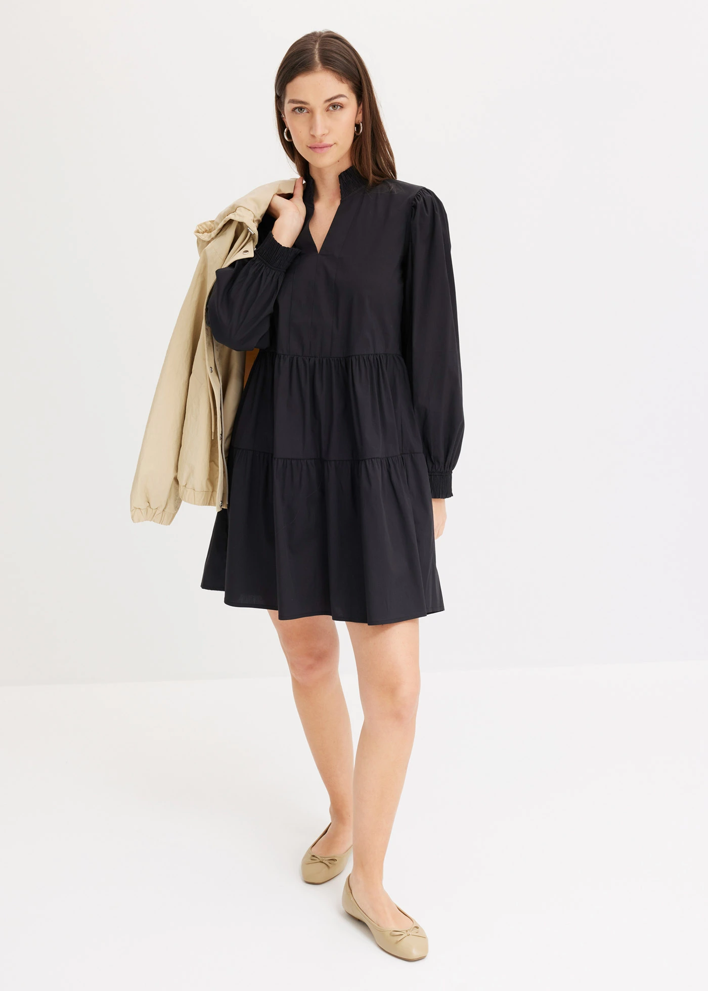 Mini jurk met volants • zwart • bonprix online shop