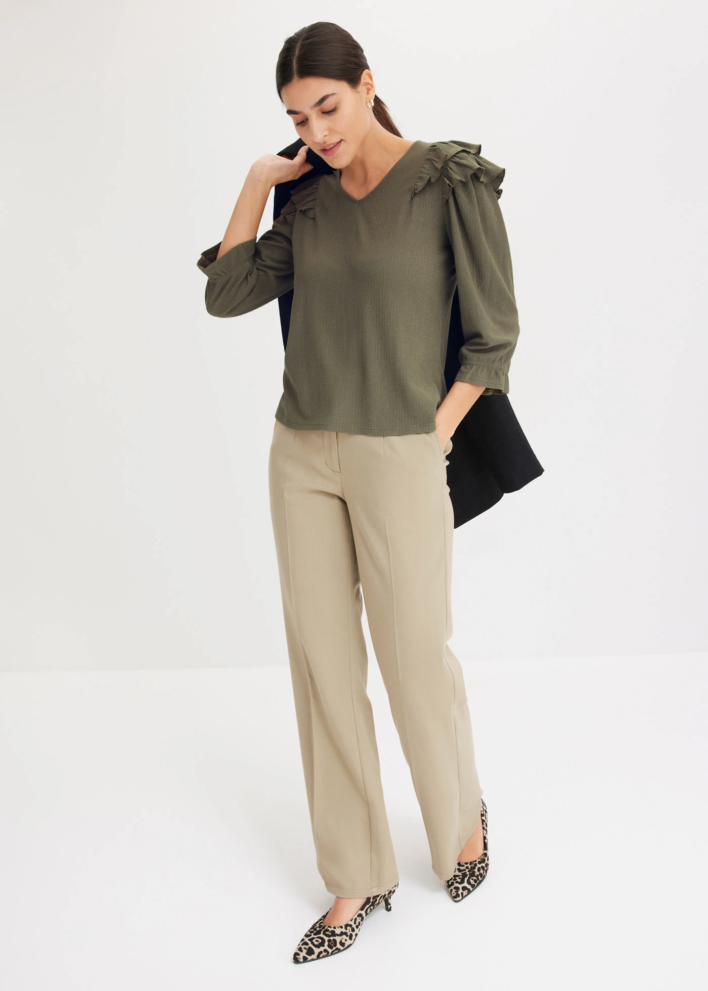 Spodnie z wygodnym pasem • khaki • sklep bonprix