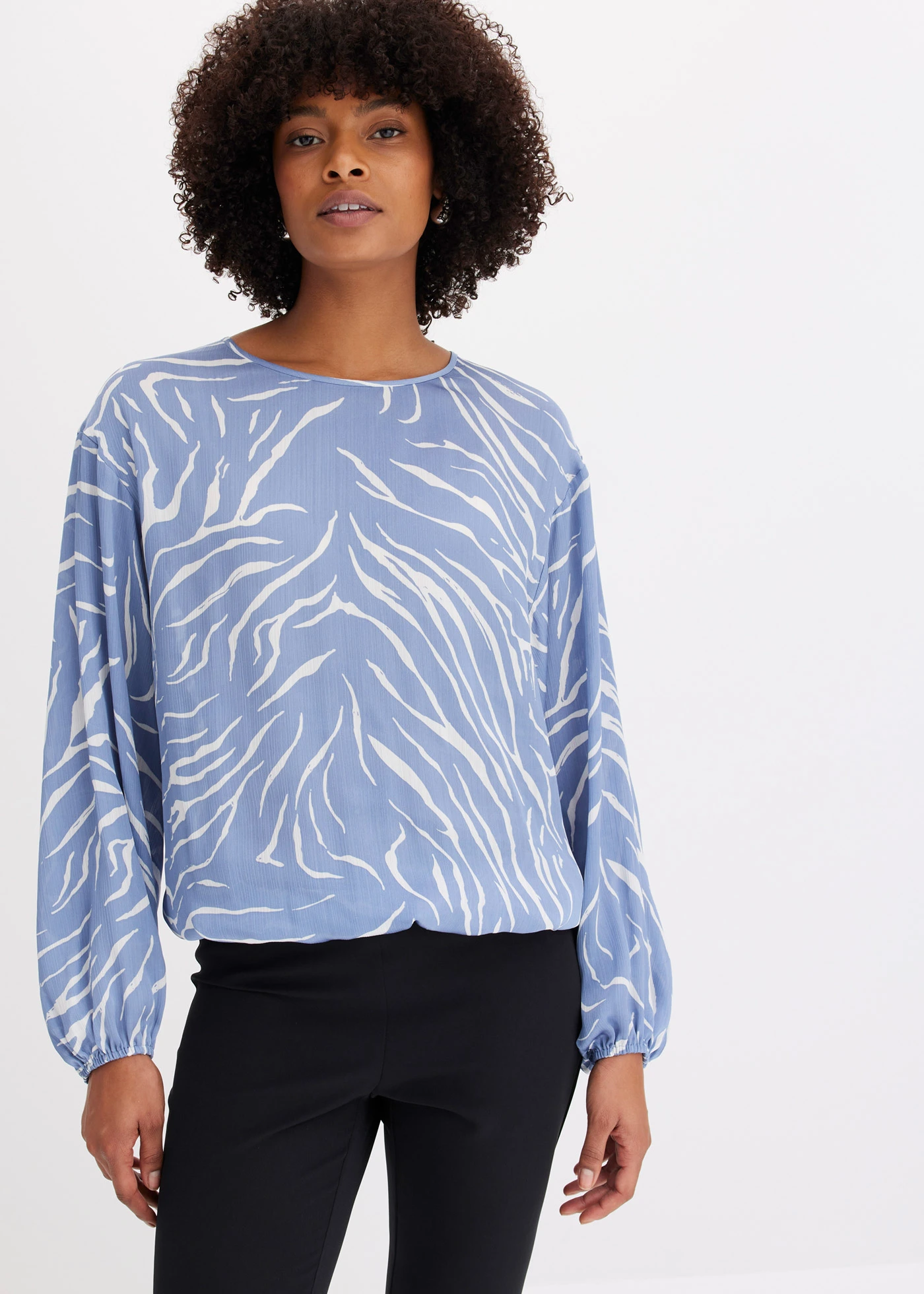 Gedessineerde tuniek van satijn • mat blauw-wolwit • bonprix online shop