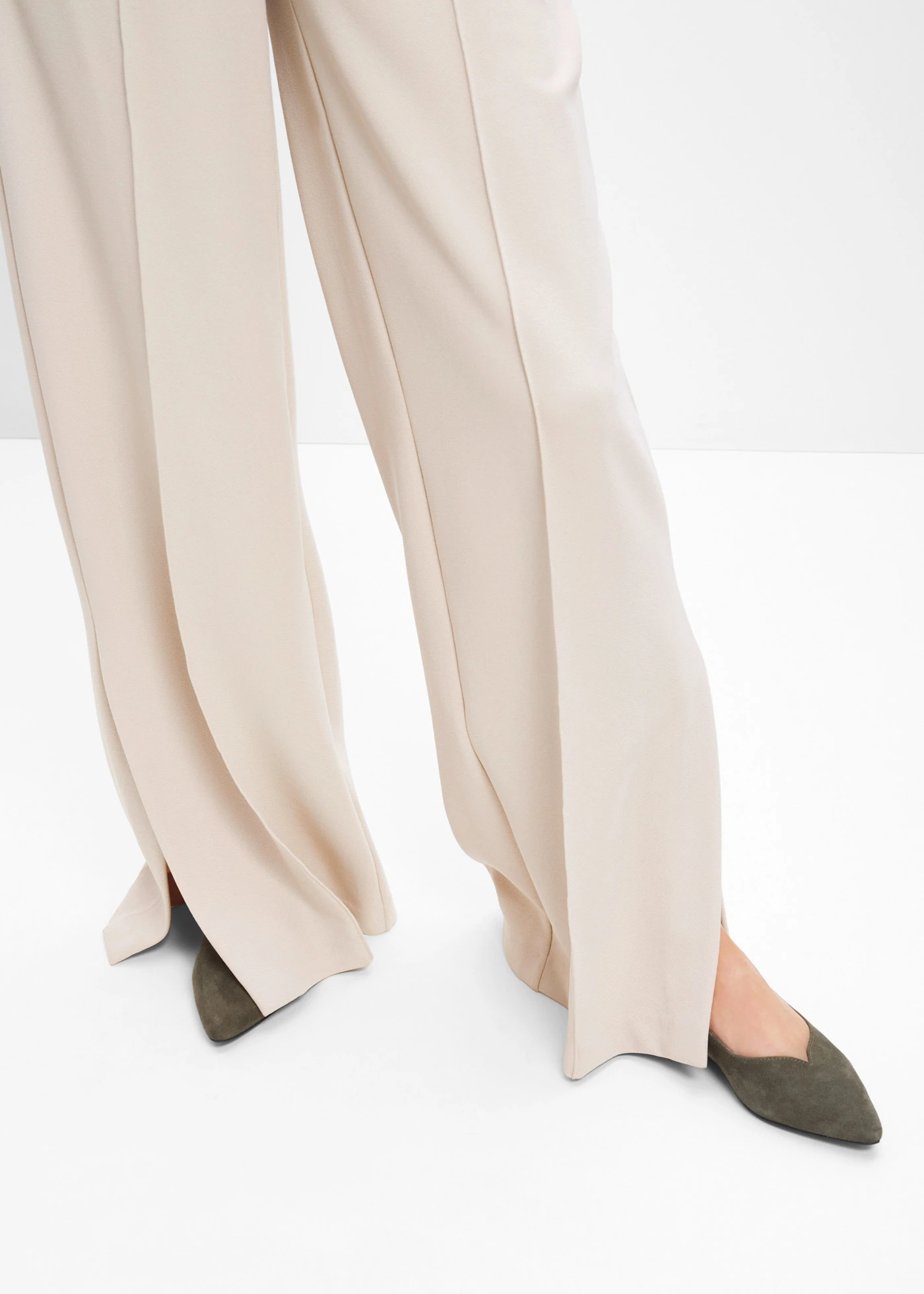 Ballerines en cuir velours • olive foncé • Boutique bonprix