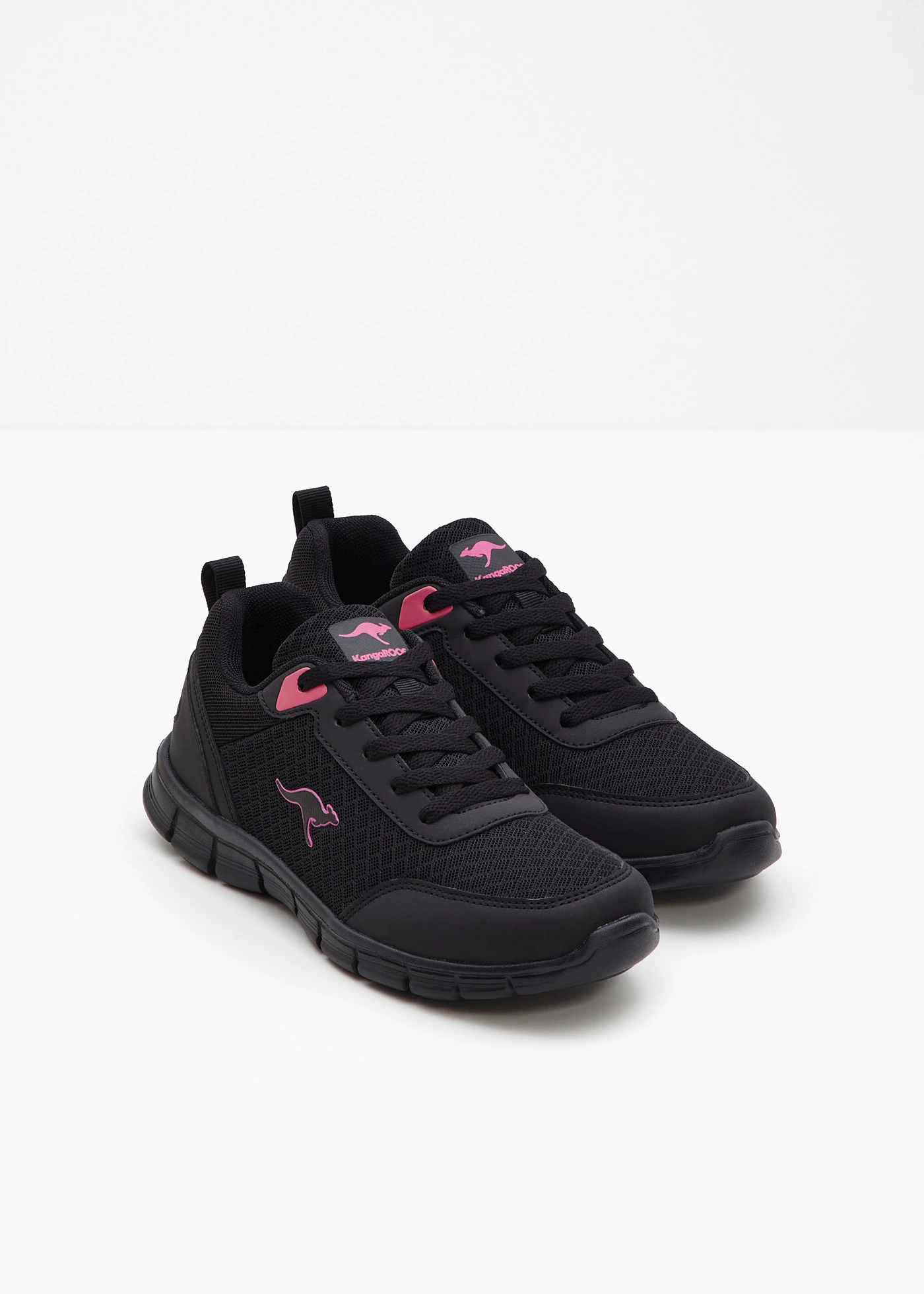 Sneakers Kangaroos à empiècement mesh • noir • Boutique bonprix