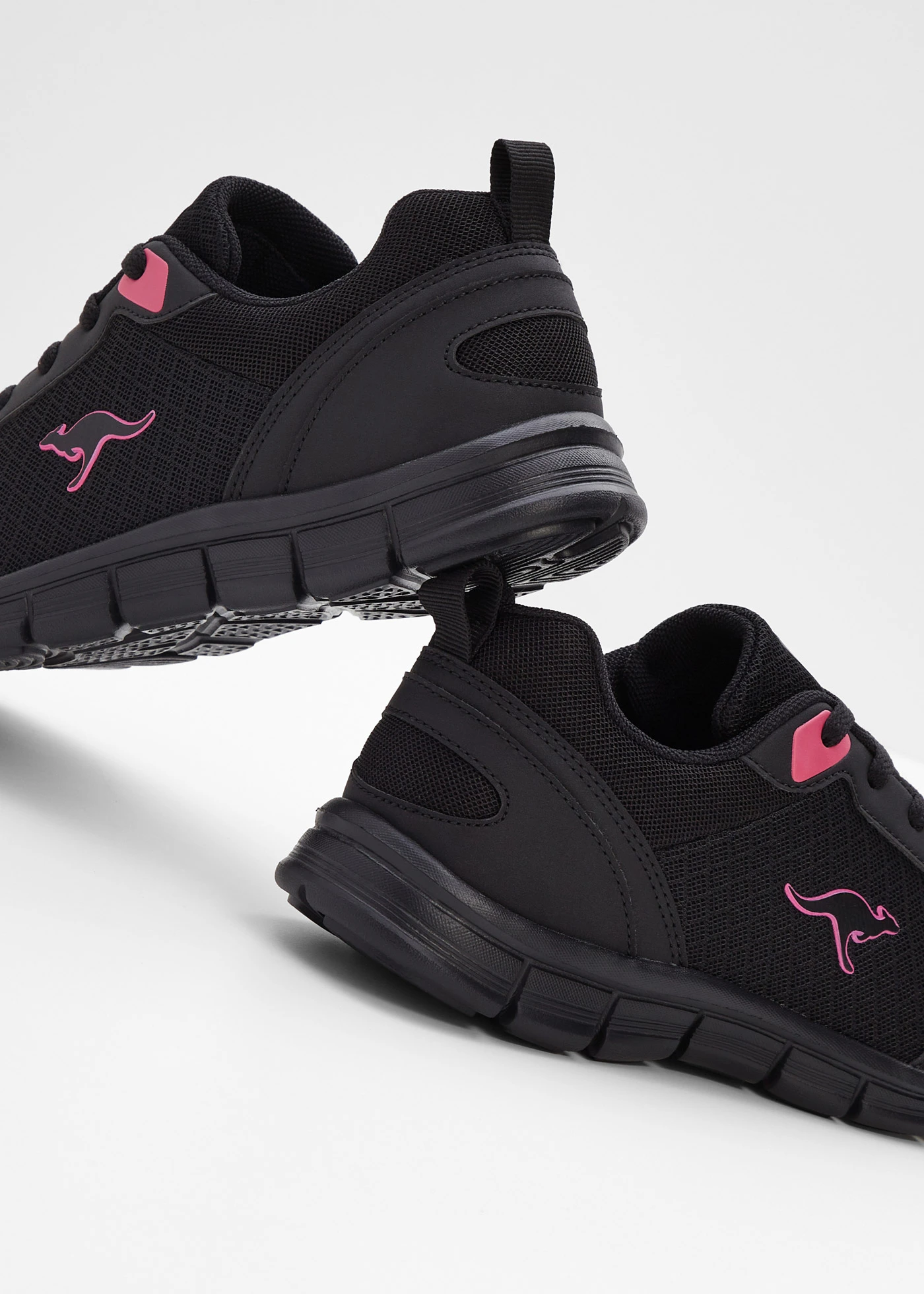 Pantofi sport Kangaroos • negru • magazin bonprix