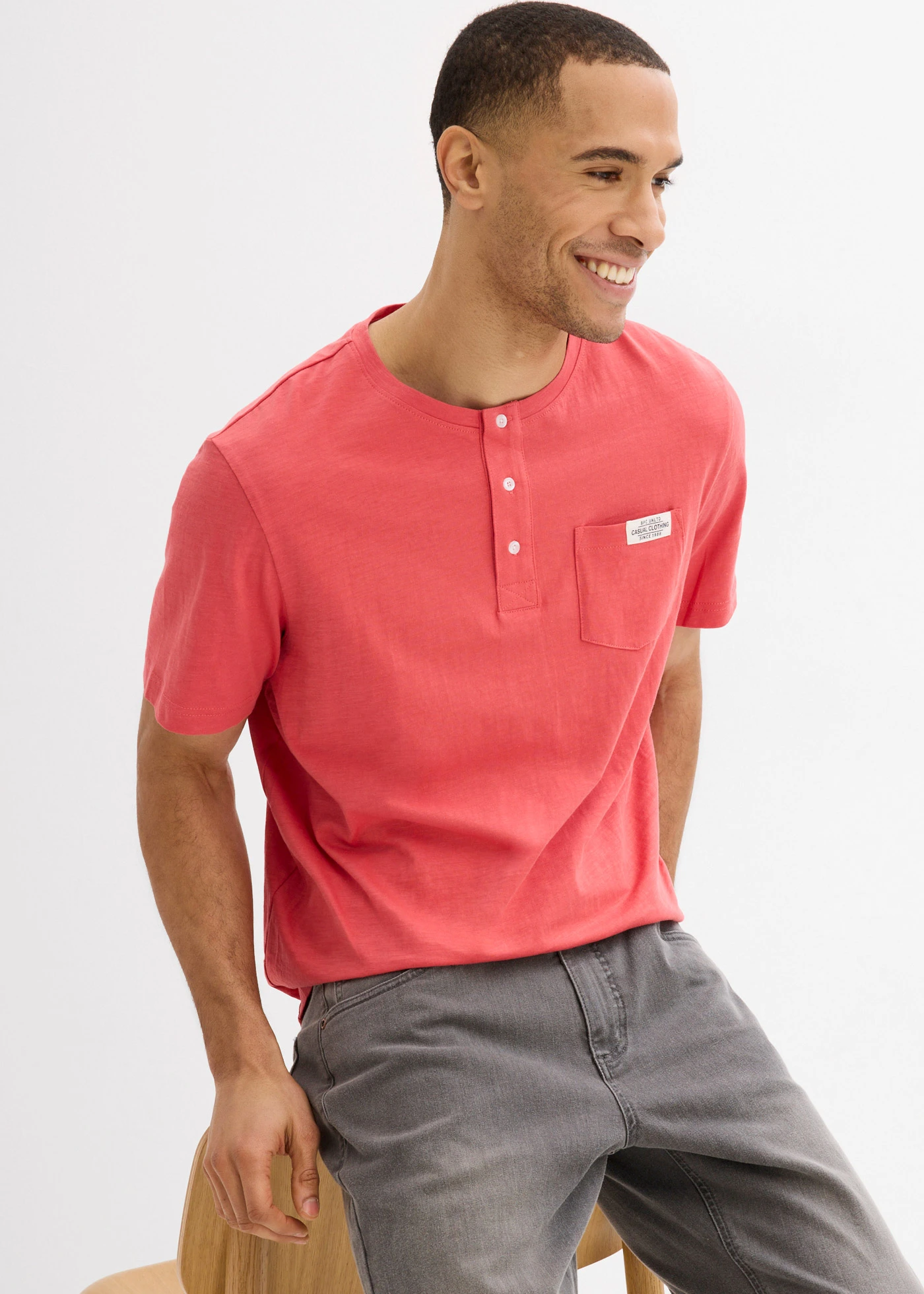 Henley shirt met comfort fit van puur biologisch katoen, korte mouw • koraalrood • bonprix online shop