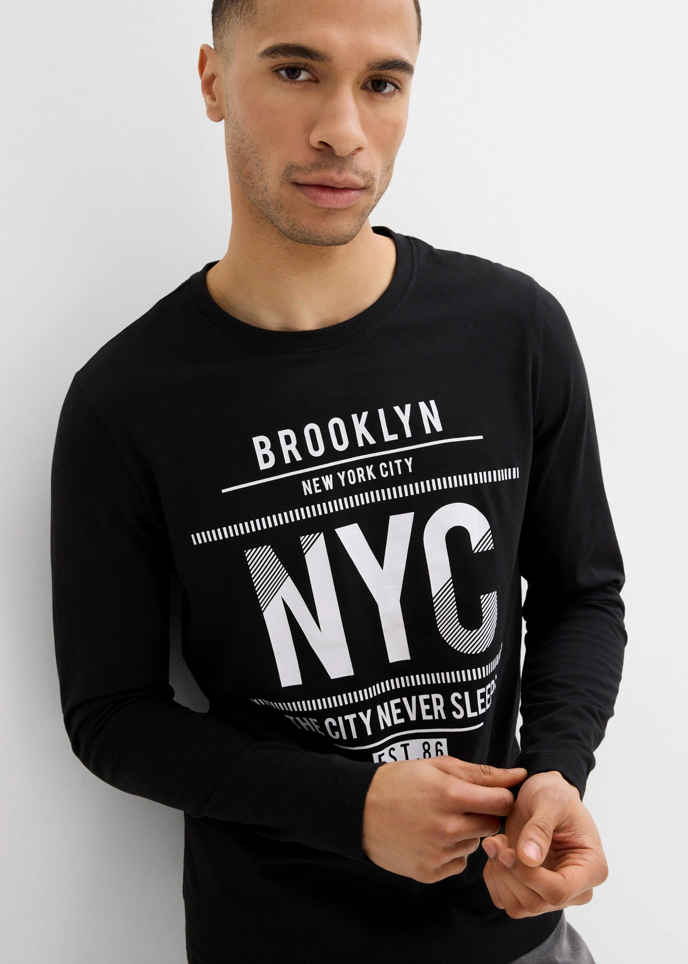 Hosszú ujjú póló tiszta bio-pamutból, Slim Fit • fekete • bonprix áruház