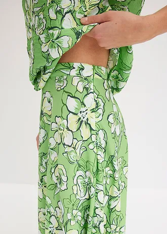 Midi sukně ze splývavé viskózové směsi • listově zelená s květy • bonprix obchod