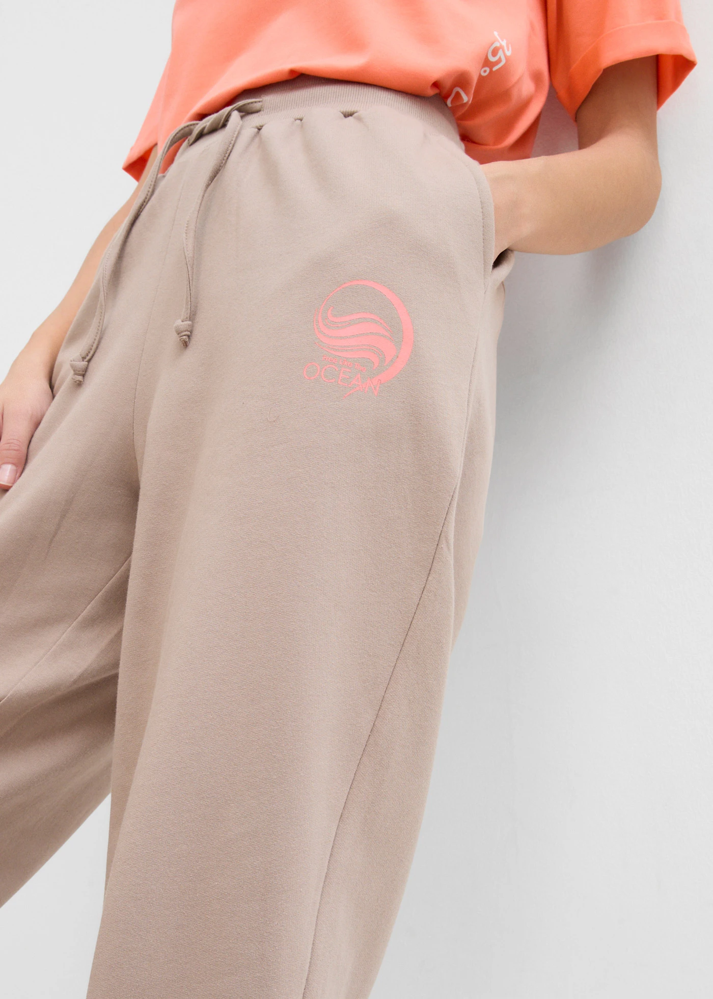 Pantalon sweat 100% coton • taupe-saumon • Boutique bonprix